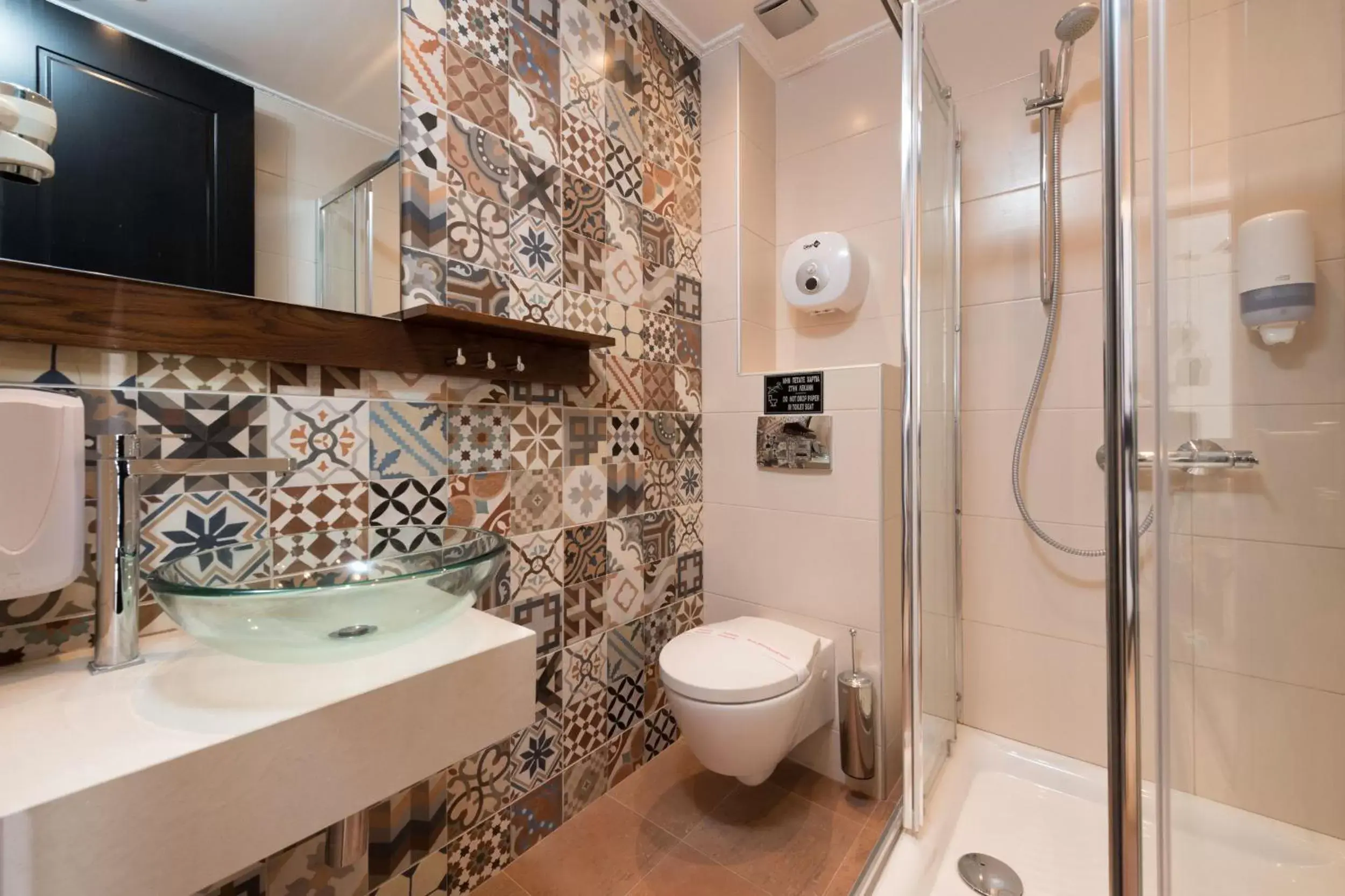 Shower, Bathroom in Tsikeli Boutique Hotel Meteora - Adults Friendly