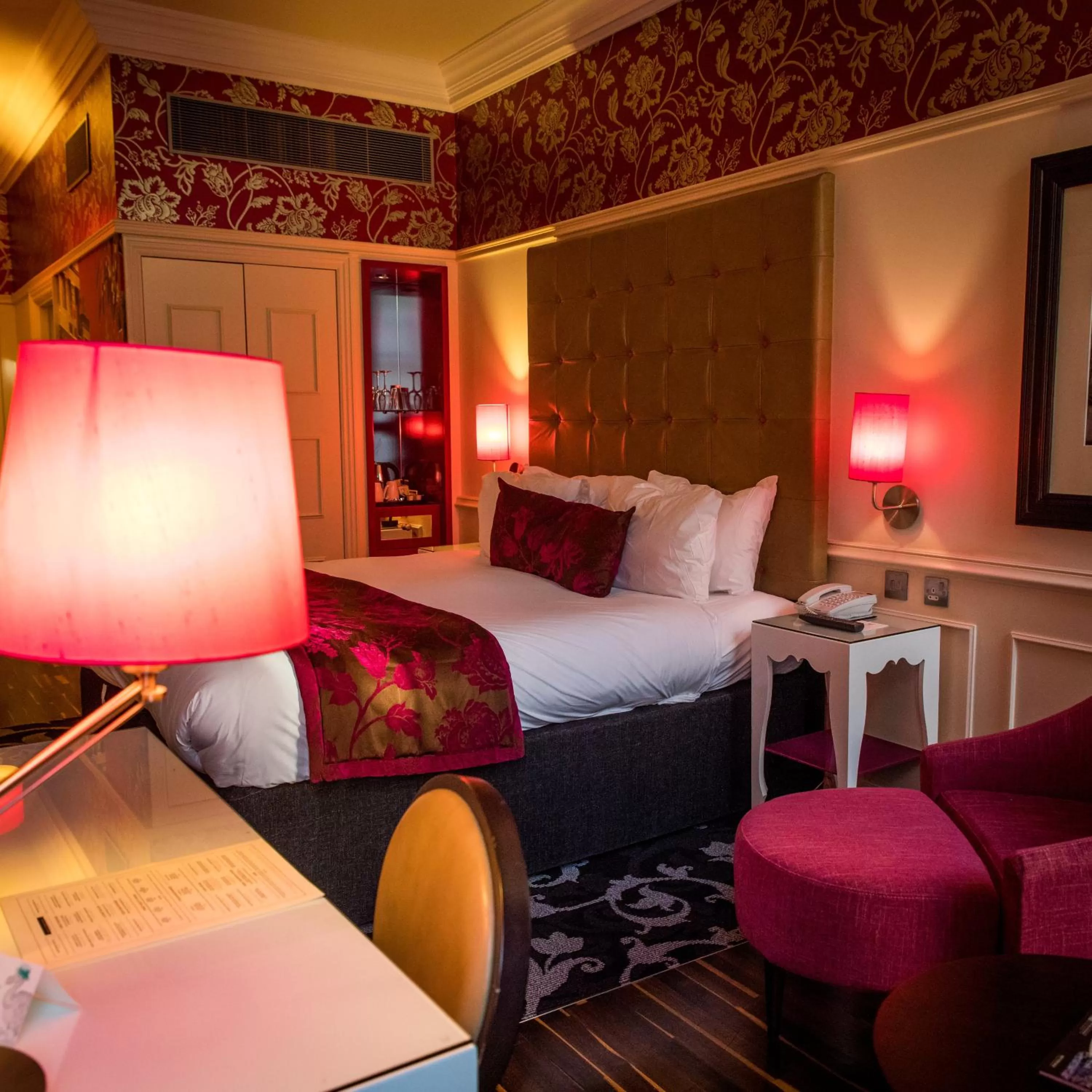 Photo of the whole room, Bed in Hotel Indigo Glasgow by IHG