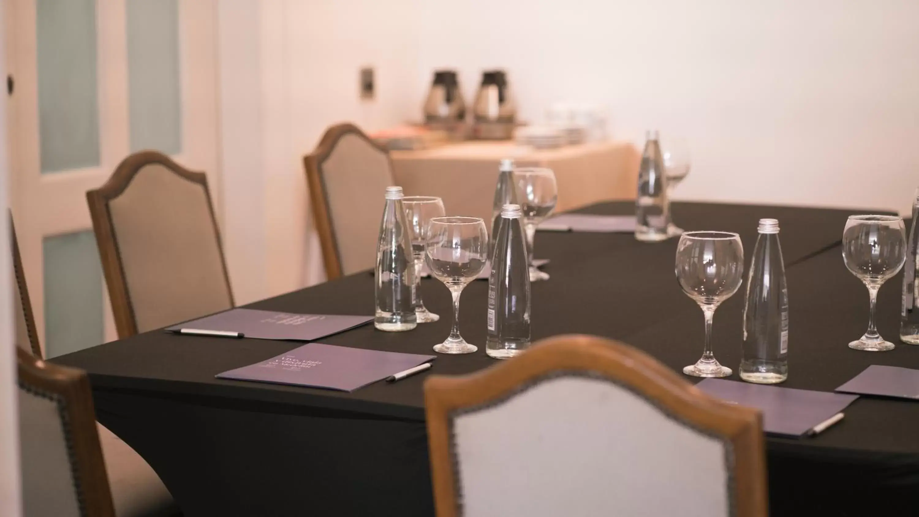 Meeting/conference room, Restaurant/Places to Eat in Hotel Poblado Plaza