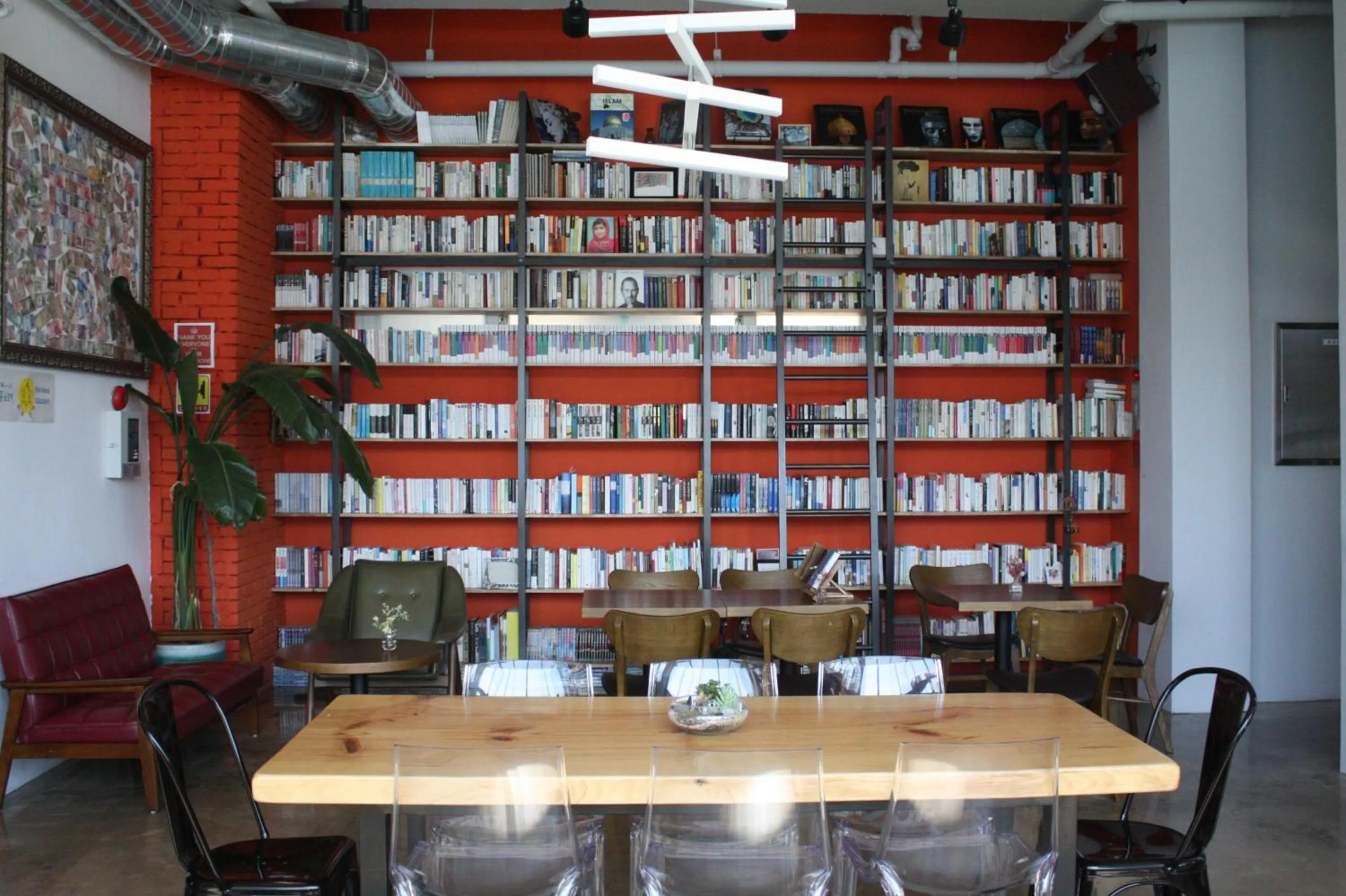 Property building in Andong Poong-gyung HOSTEL n LIBRARY