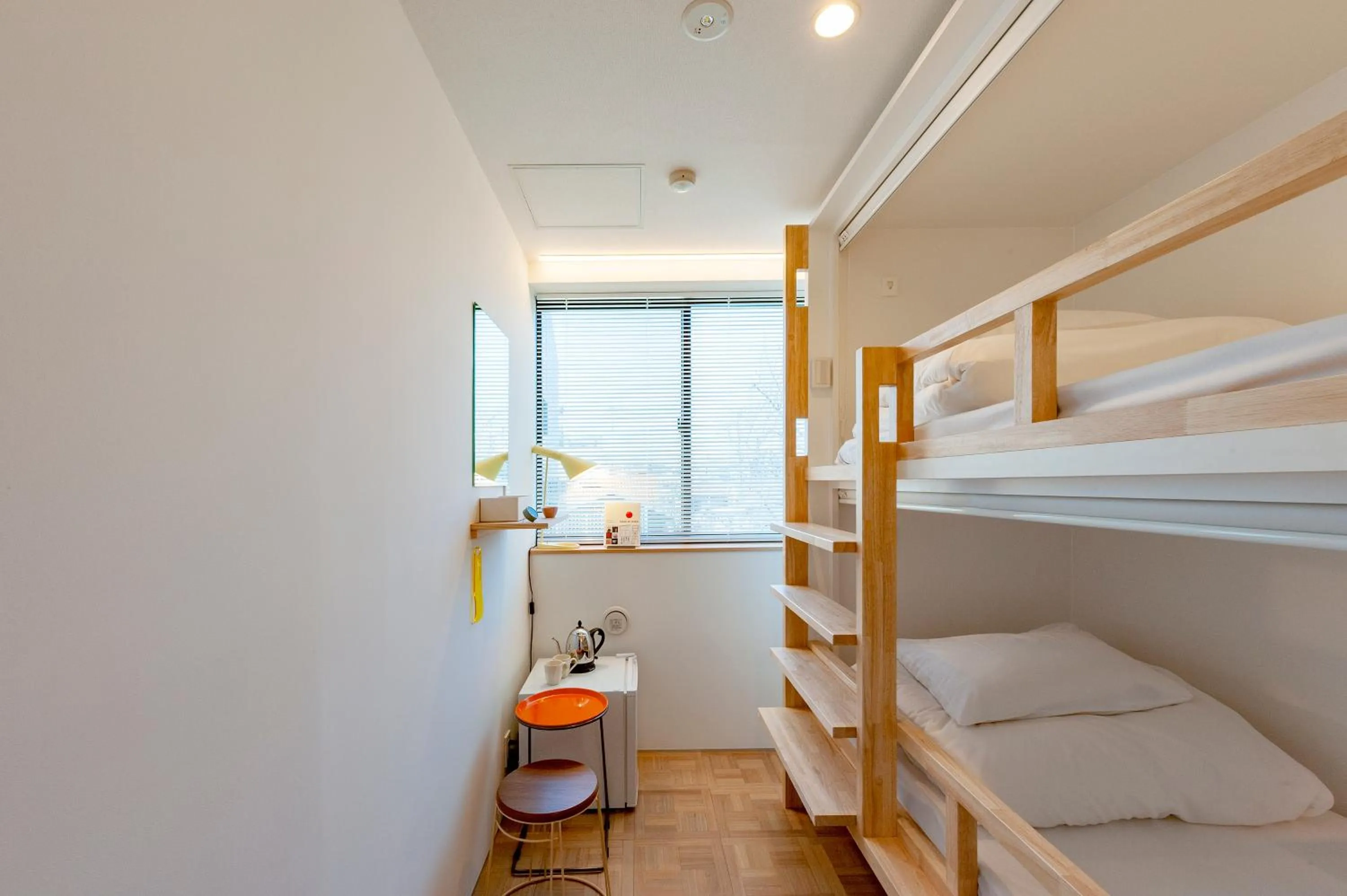 bunk bed, Bed in plat hostel keikyu haneda home