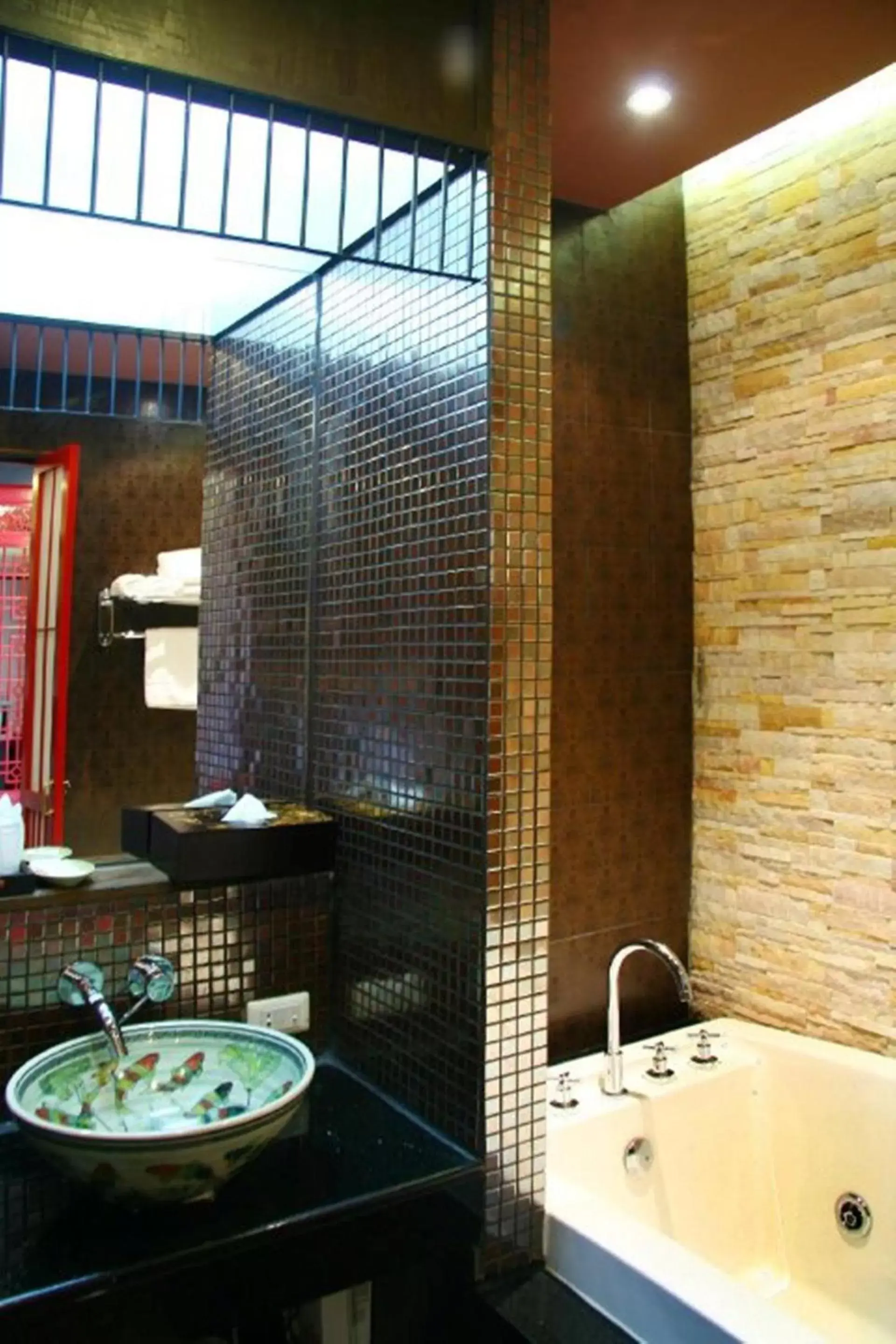 Bathroom in Tharaburi Resort