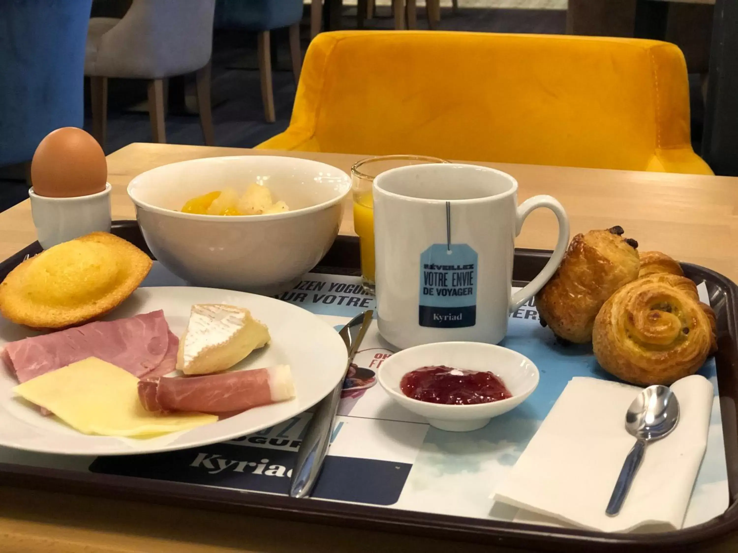 Food and drinks in Kyriad Limoges Centre Gare - Atrium