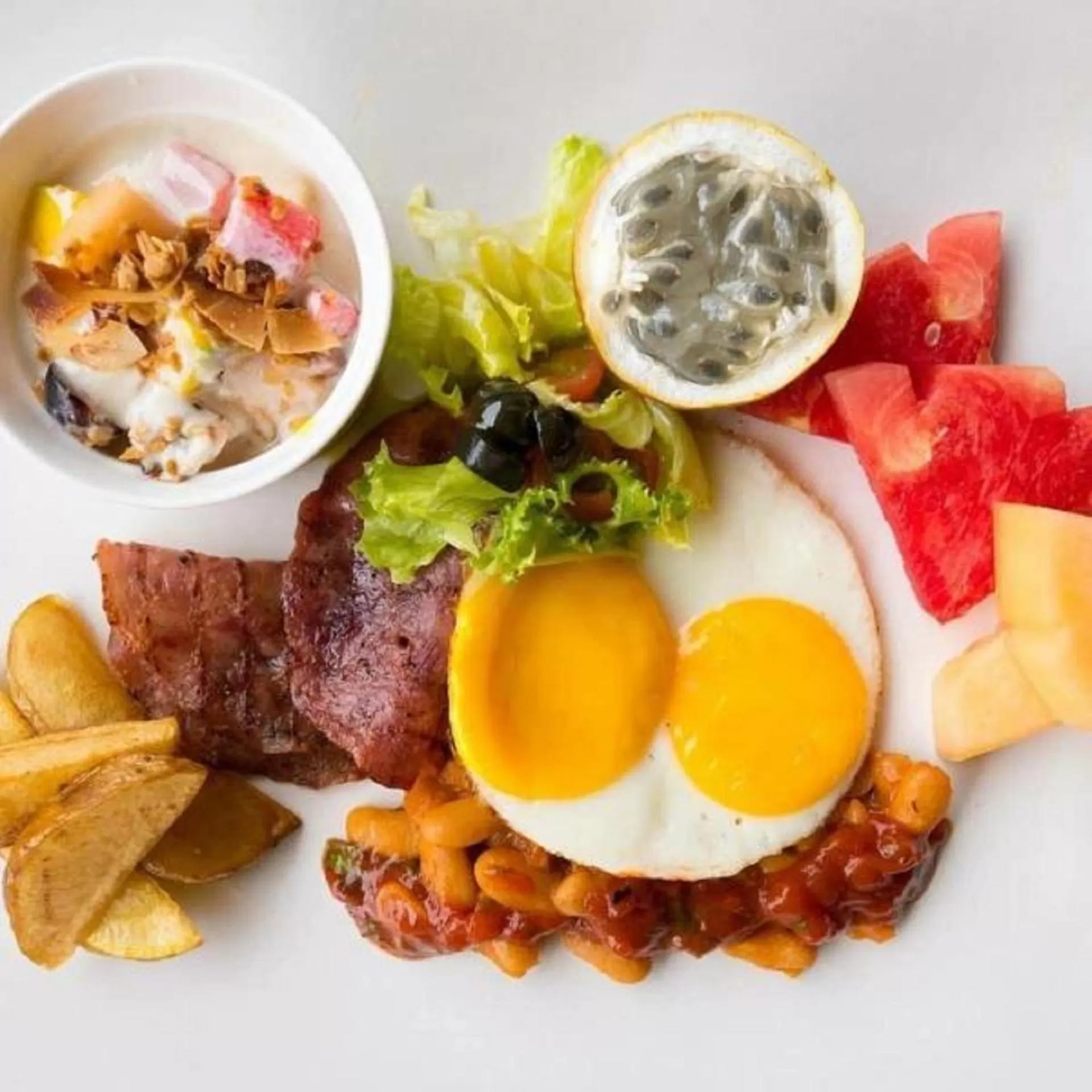 Food and drinks in Zest Legian by Swiss-Belhotel International