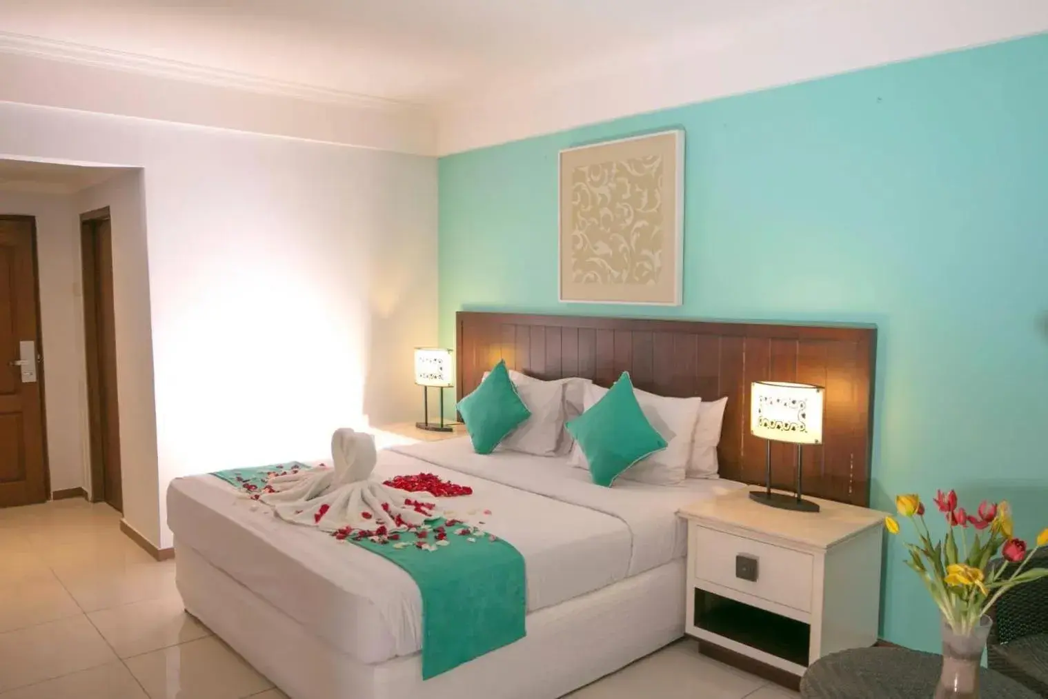Bedroom, Bed in Maharani Beach Hotel