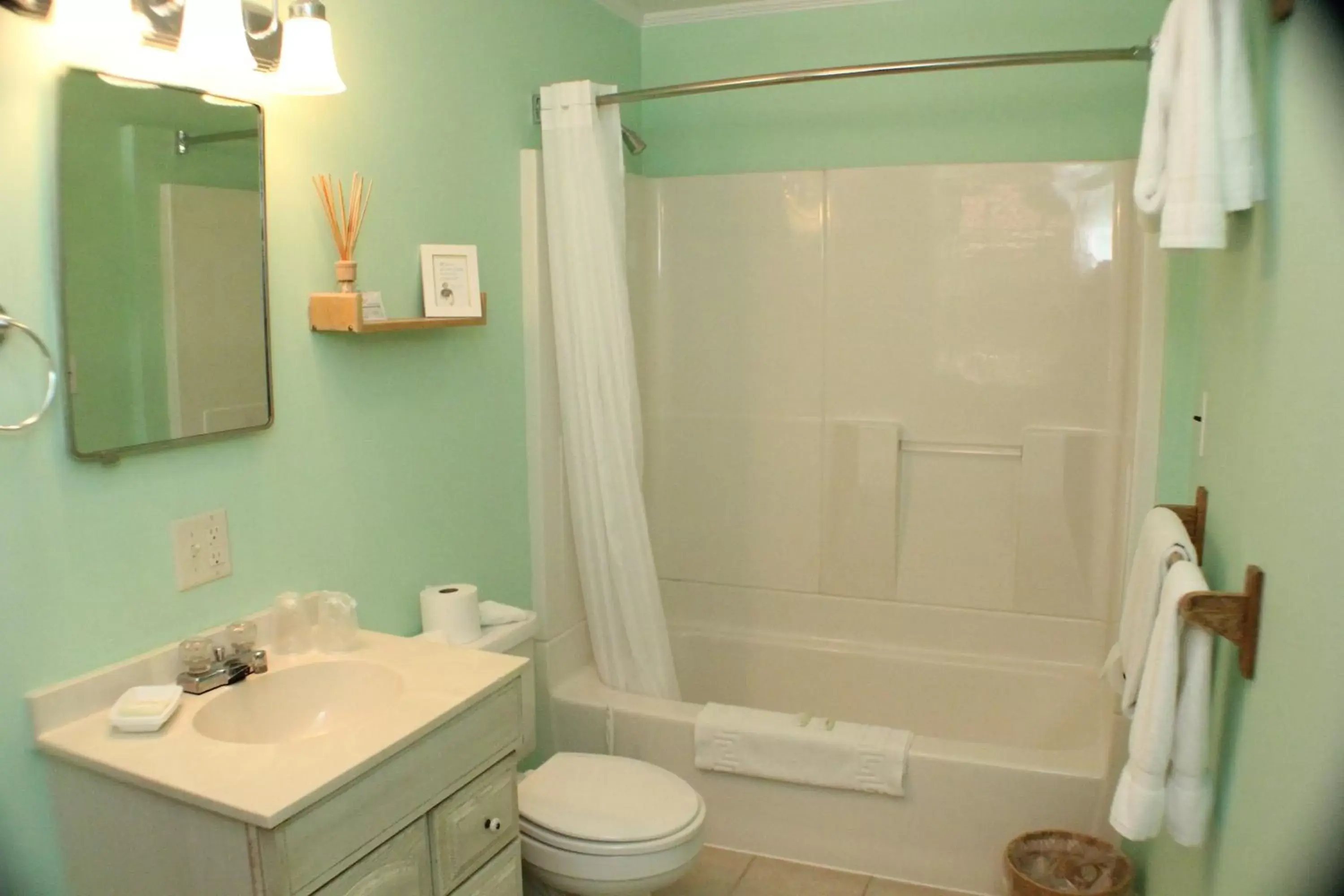 Toilet, Bathroom in The Inn at Quail Run