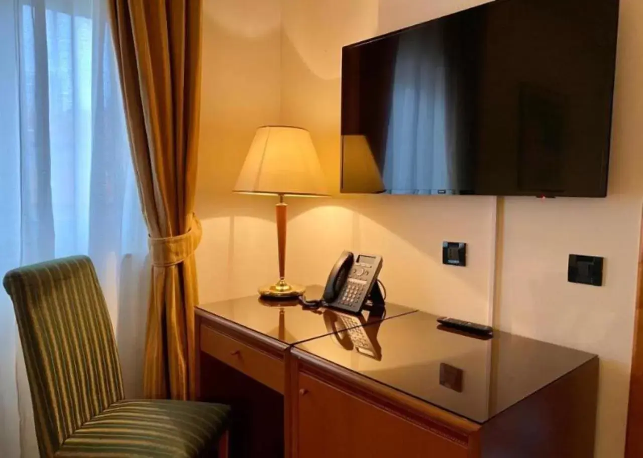 TV and multimedia, Kitchen/Kitchenette in Hotel Bonavia Plava Laguna