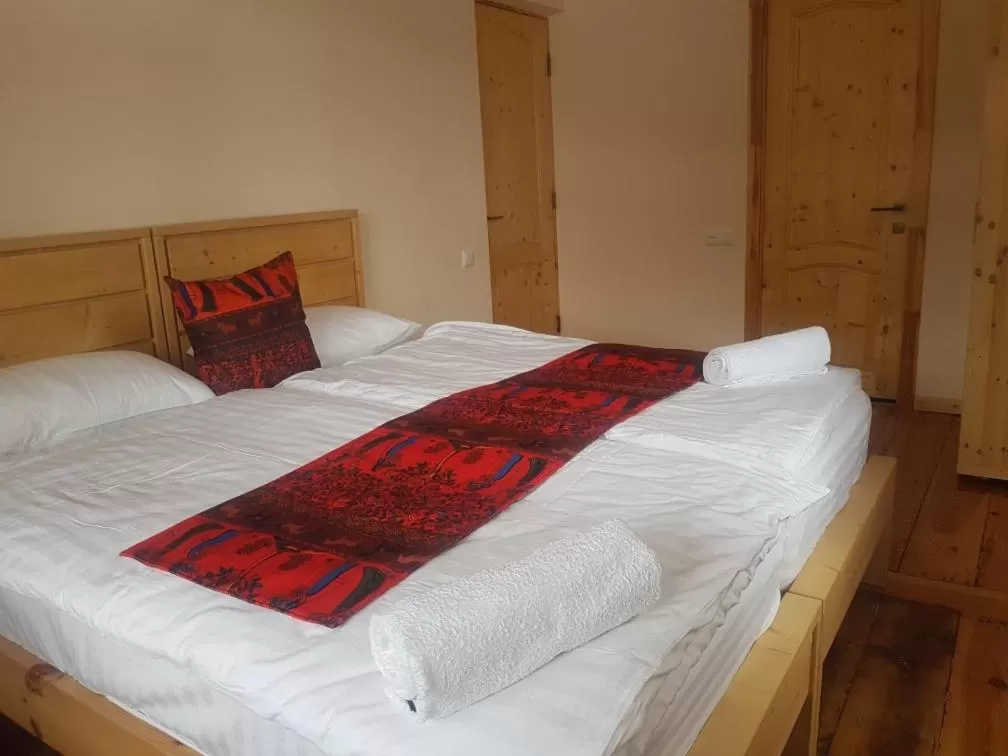 Bed in Petit Dilijan