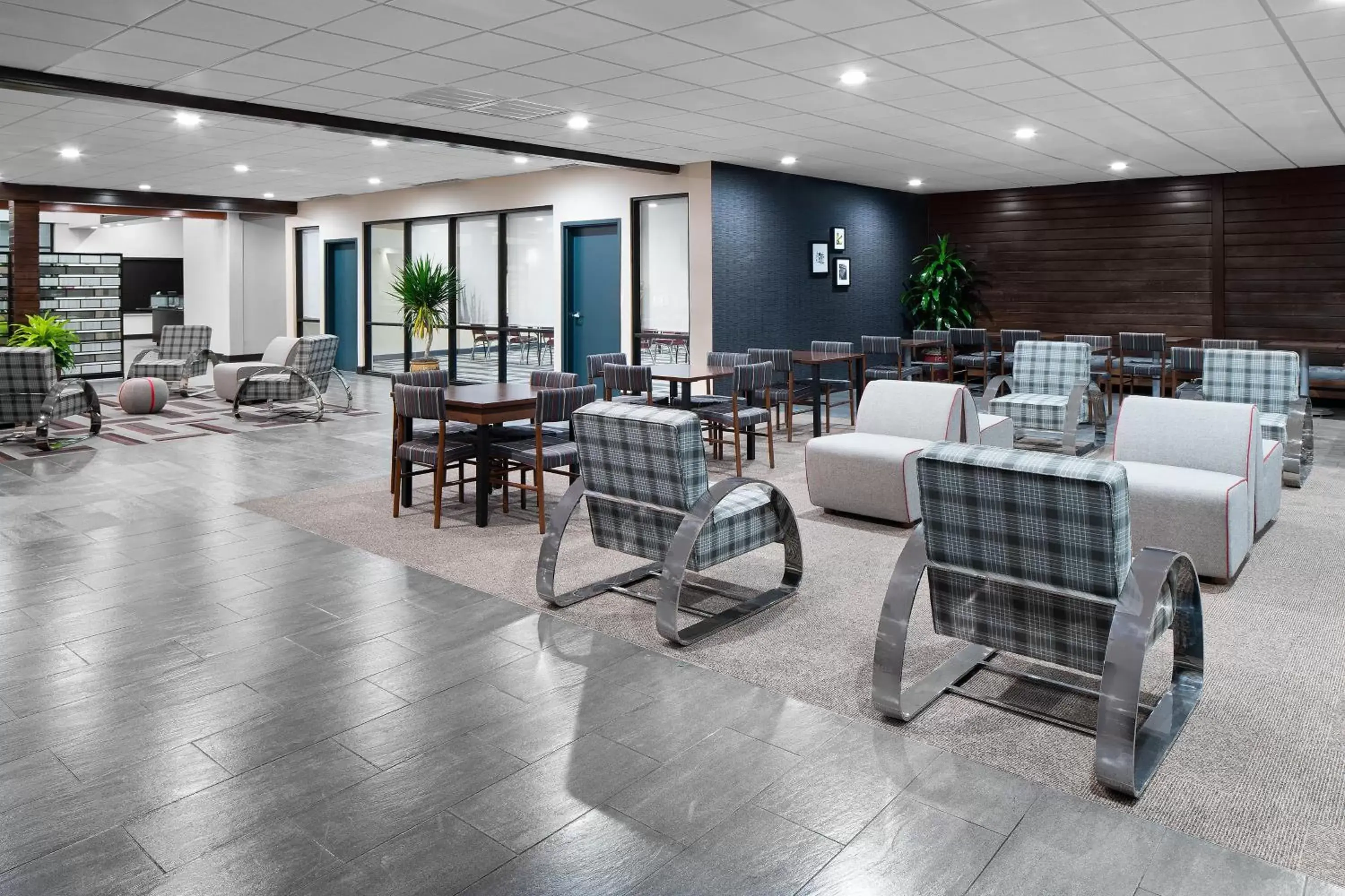 Lobby or reception, Restaurant/Places to Eat in Four Points by Sheraton Oklahoma City Airport