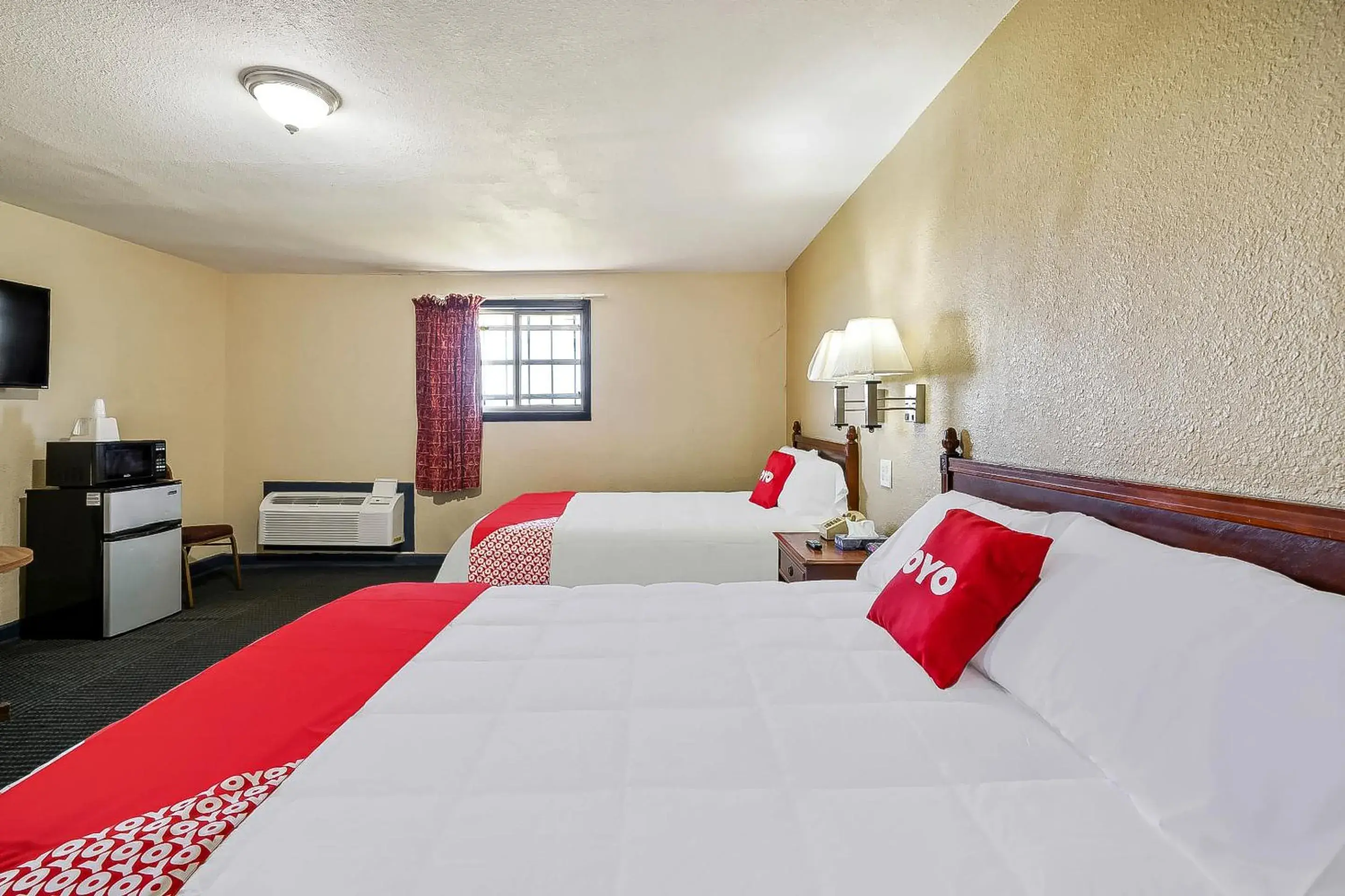 Bedroom, Bed in OYO Hotel Luling TX Downtown I-10/US-90