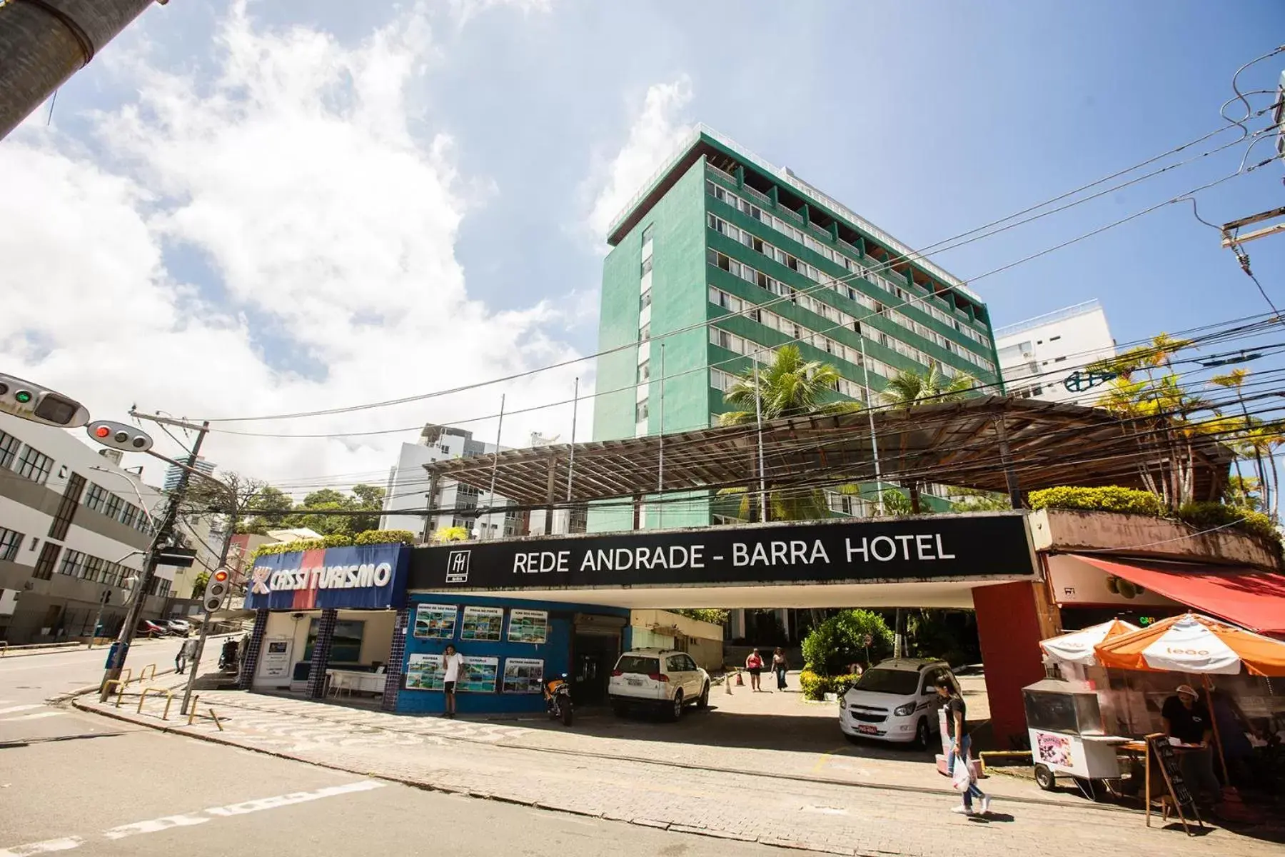 Facade/entrance in Rede Andrade Barra Facade/entrance in Rede Andrade Barra