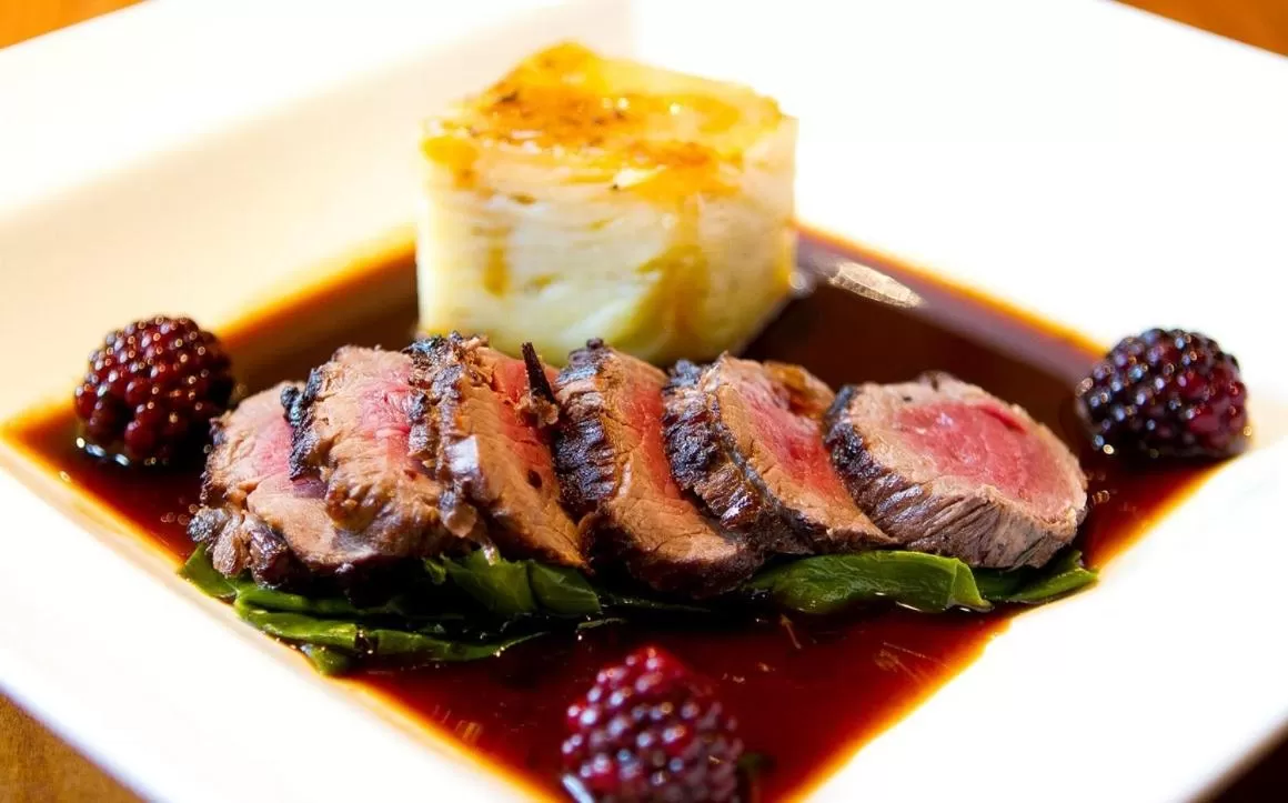 Food and drinks in The Pinewood Hotel