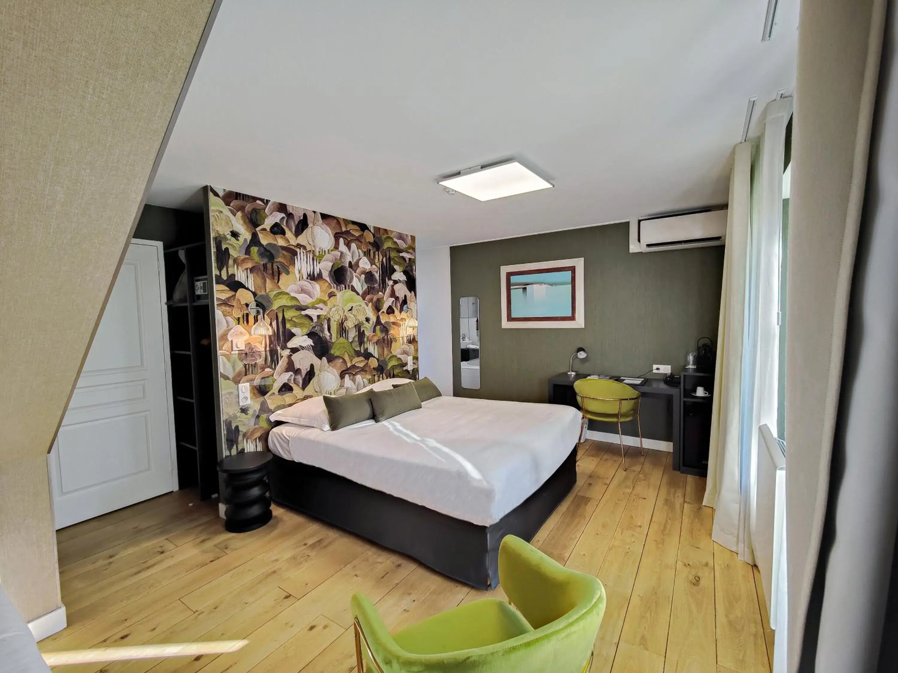 Bedroom in Hotel Château de la Barbinière