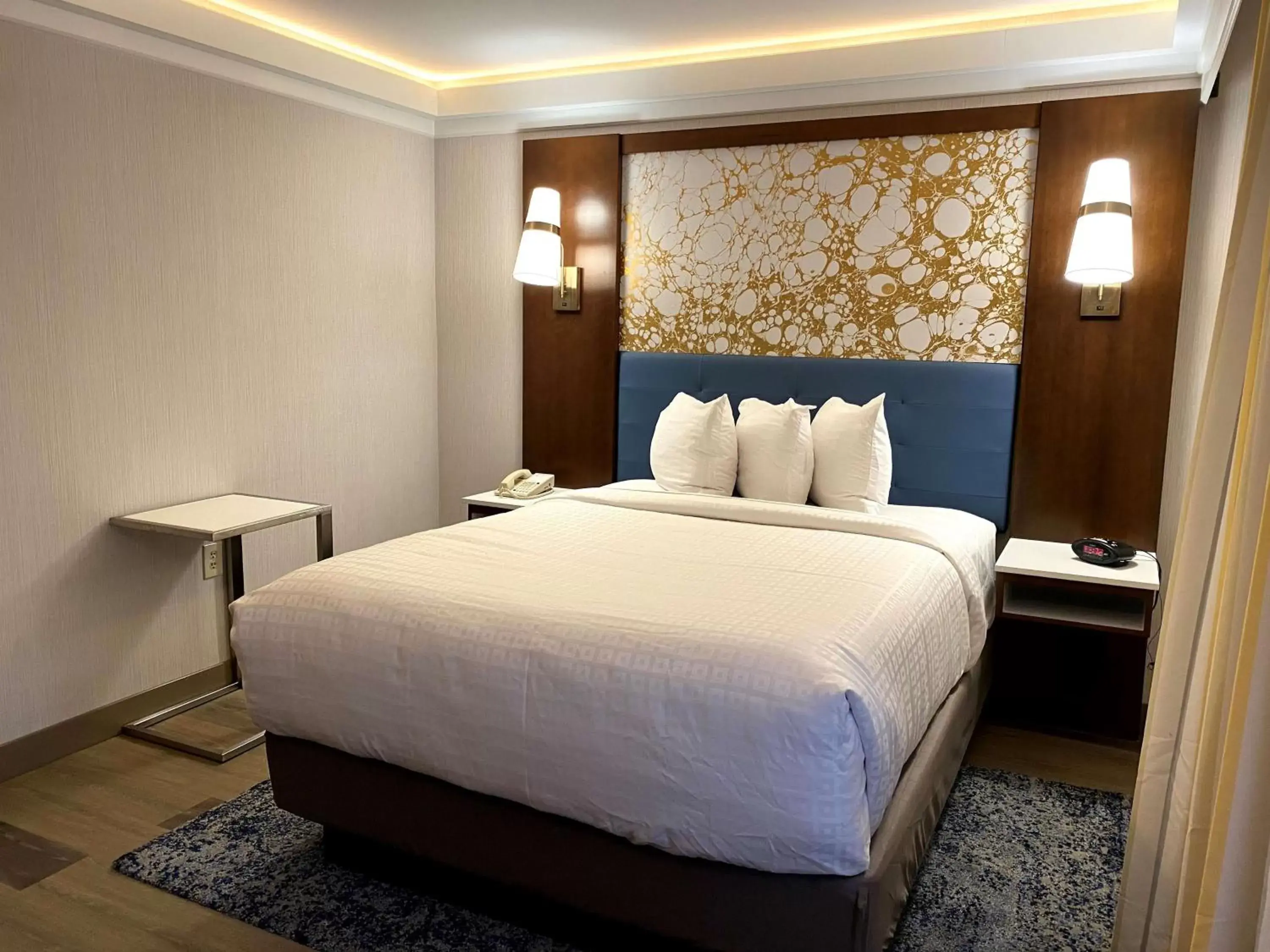 Bedroom, Bed in The Westfield Inn, BW Signature Collection Bedroom, Bed in The Westfield Inn, BW Signature Collection