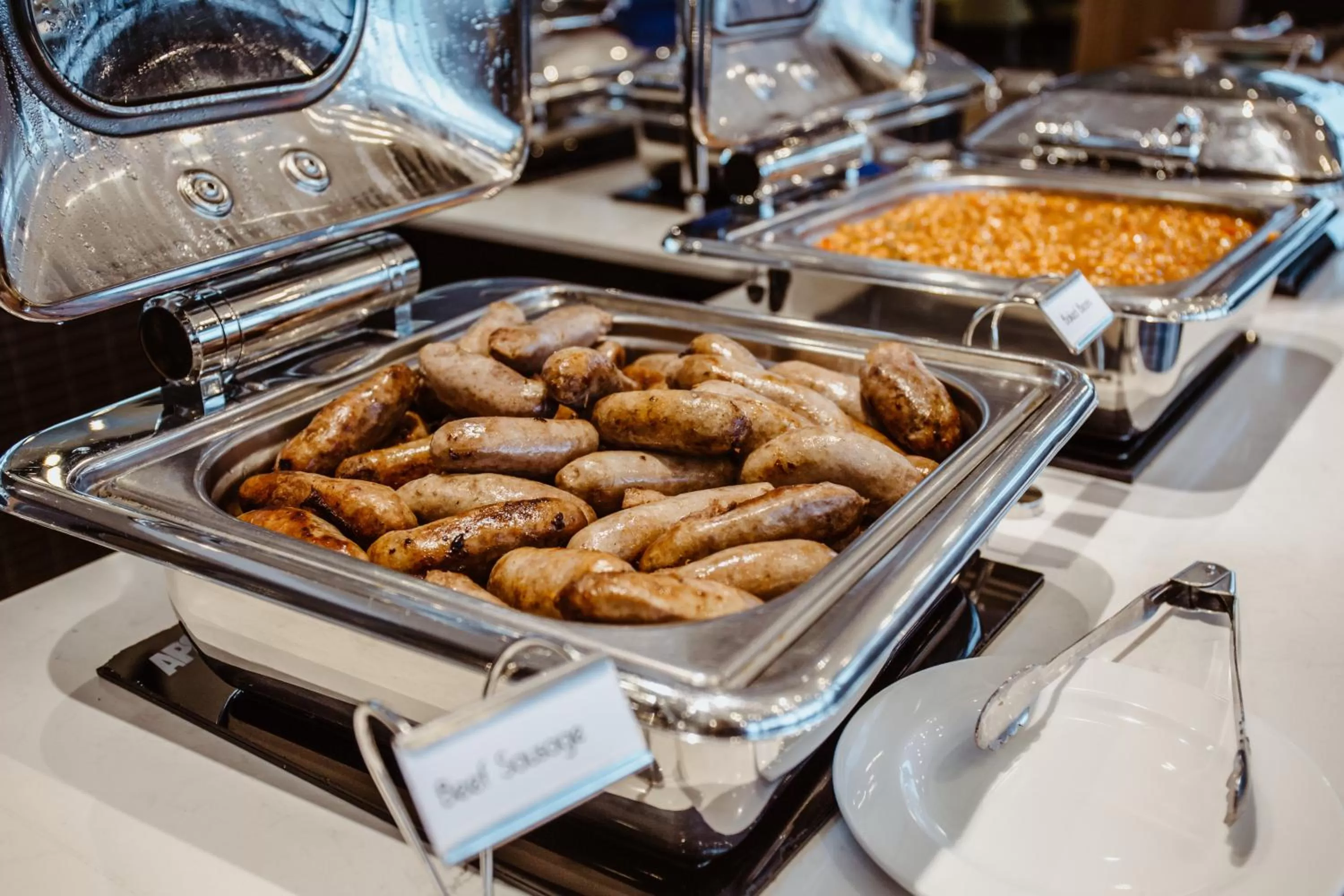 Restaurant/places to eat in Belaire Suites Hotel