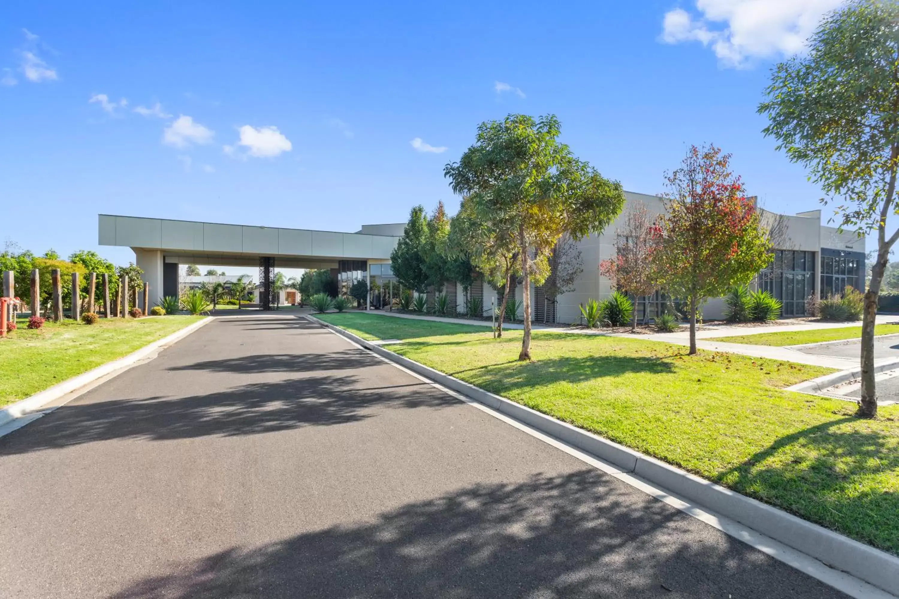 Property building in Quality Hotel Point Cook Property building in Quality Hotel Point Cook