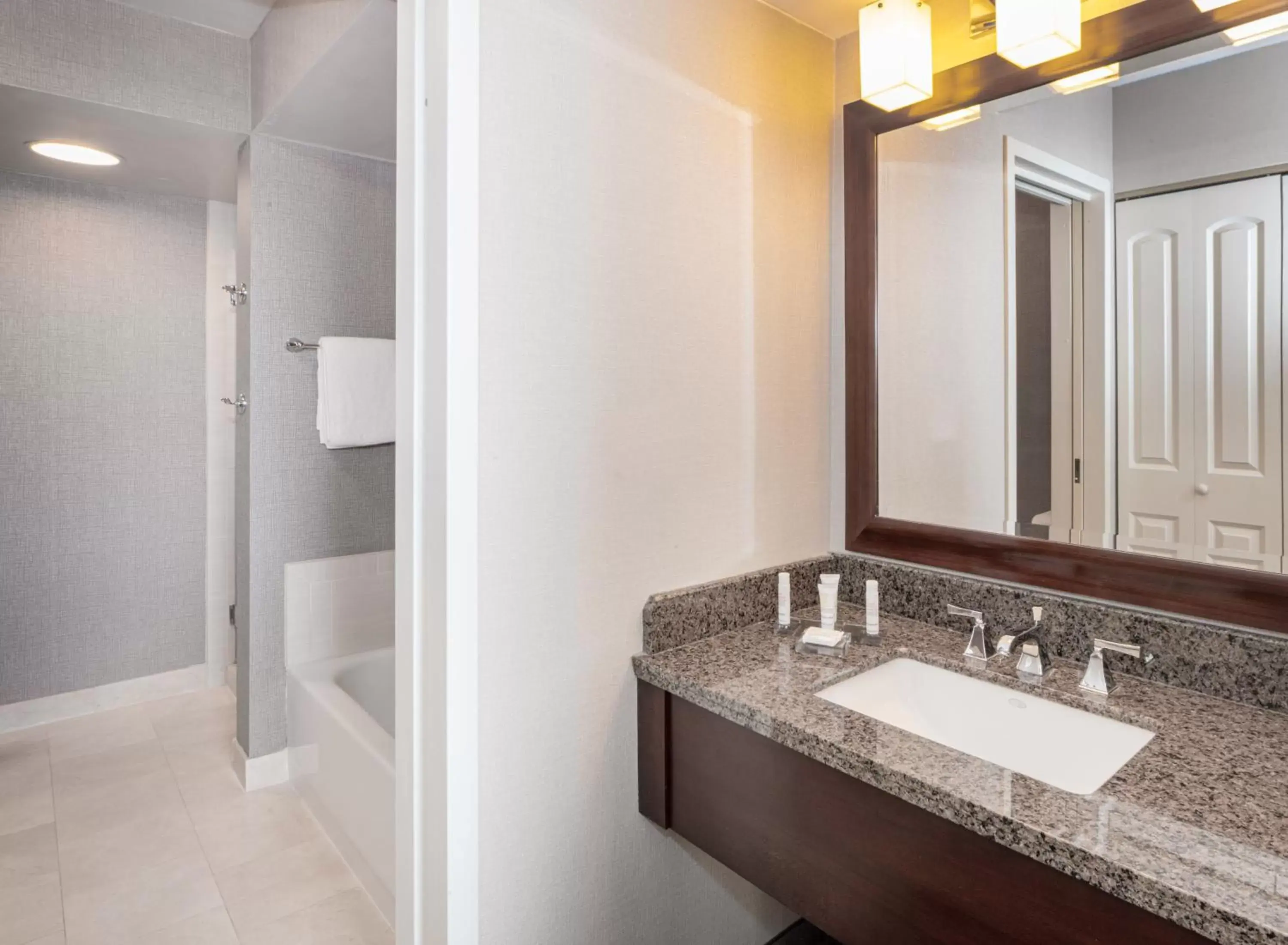 Shower, Bathroom in Chicago Marriott Suites Deerfield