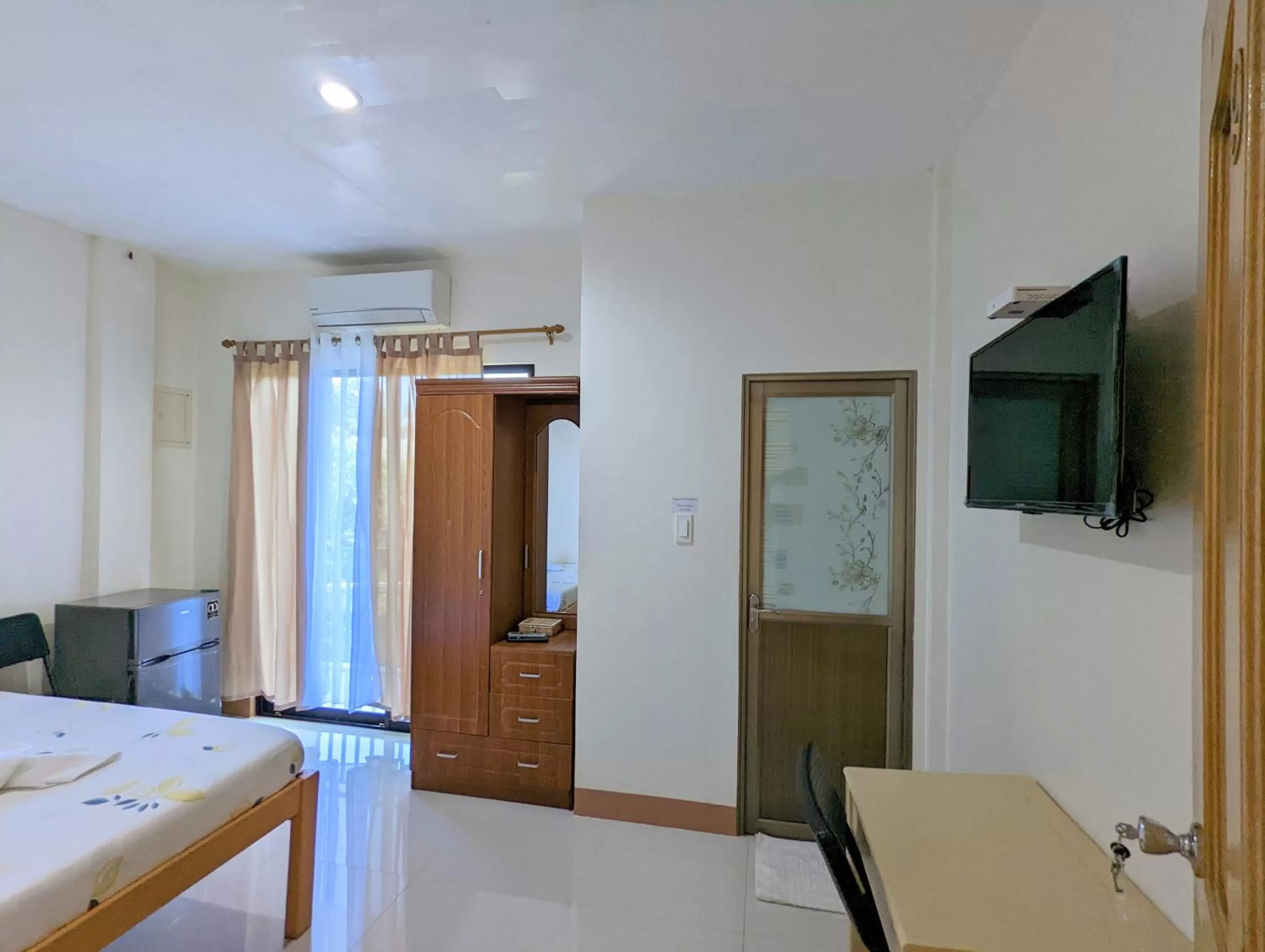 TV/Entertainment Center in Charlina Inn Panglao