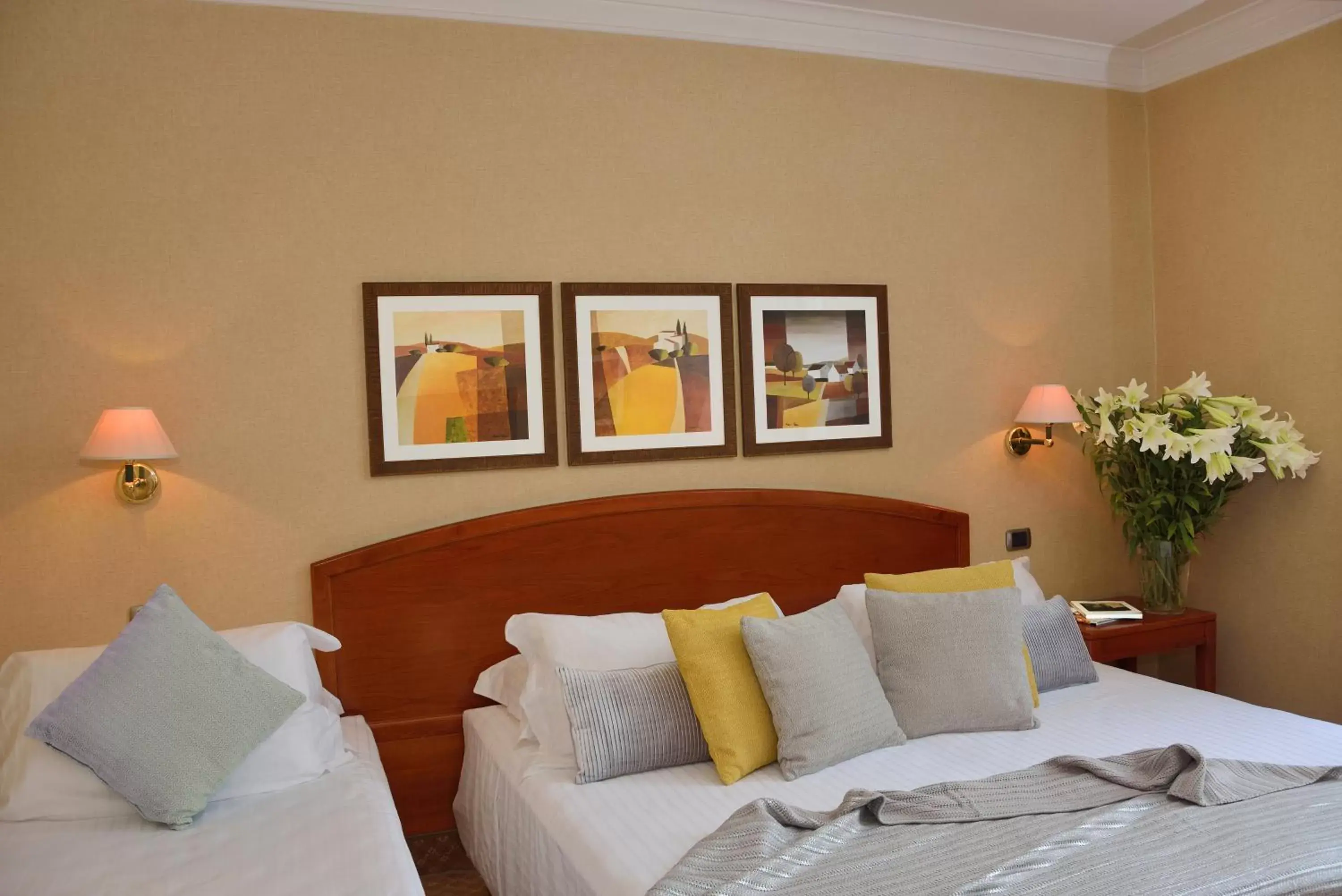 Bedroom, Bed in LH Hotel Lloyd Roma