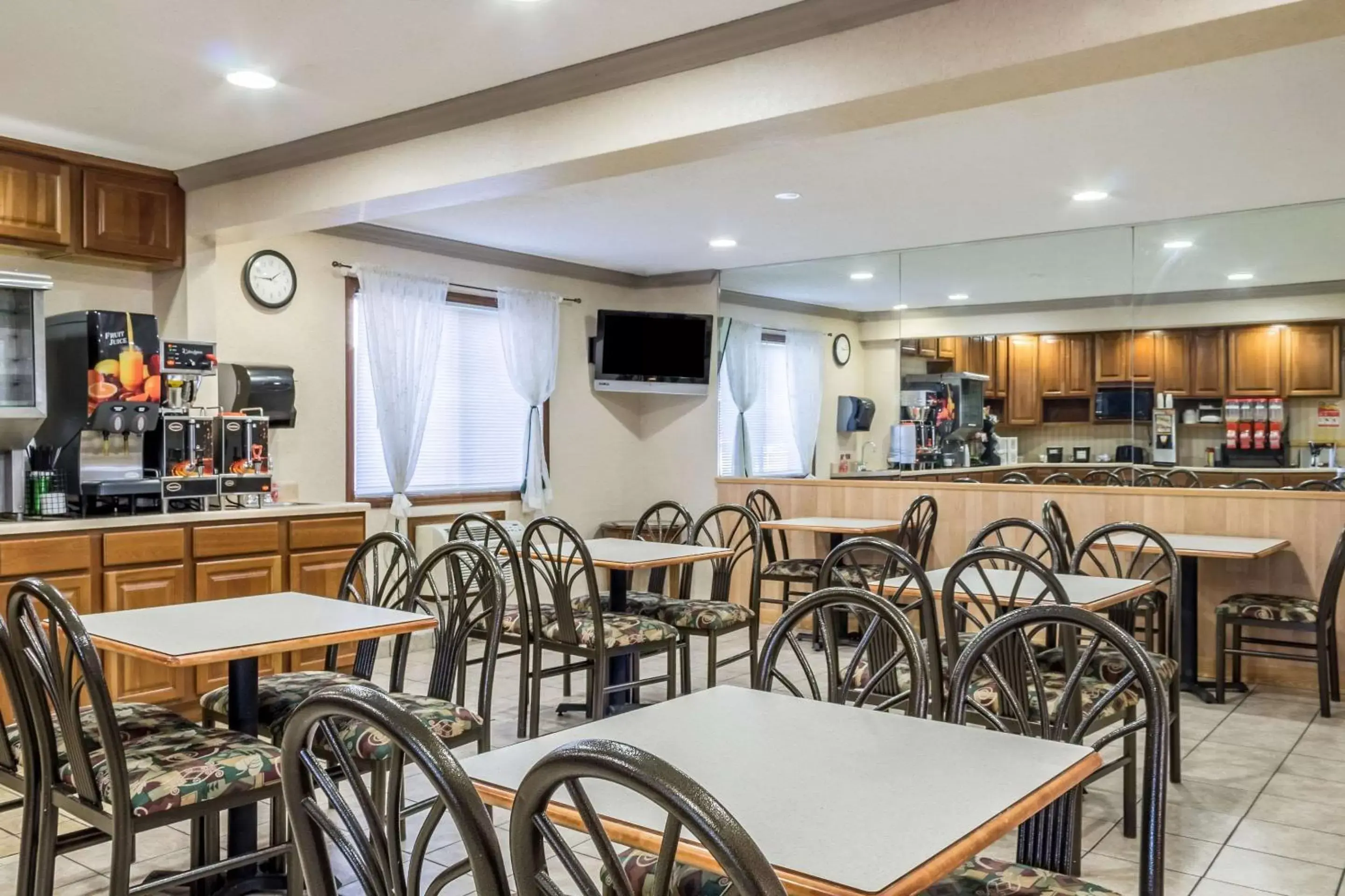 Restaurant/Places to Eat in Econo Lodge North Sioux Falls