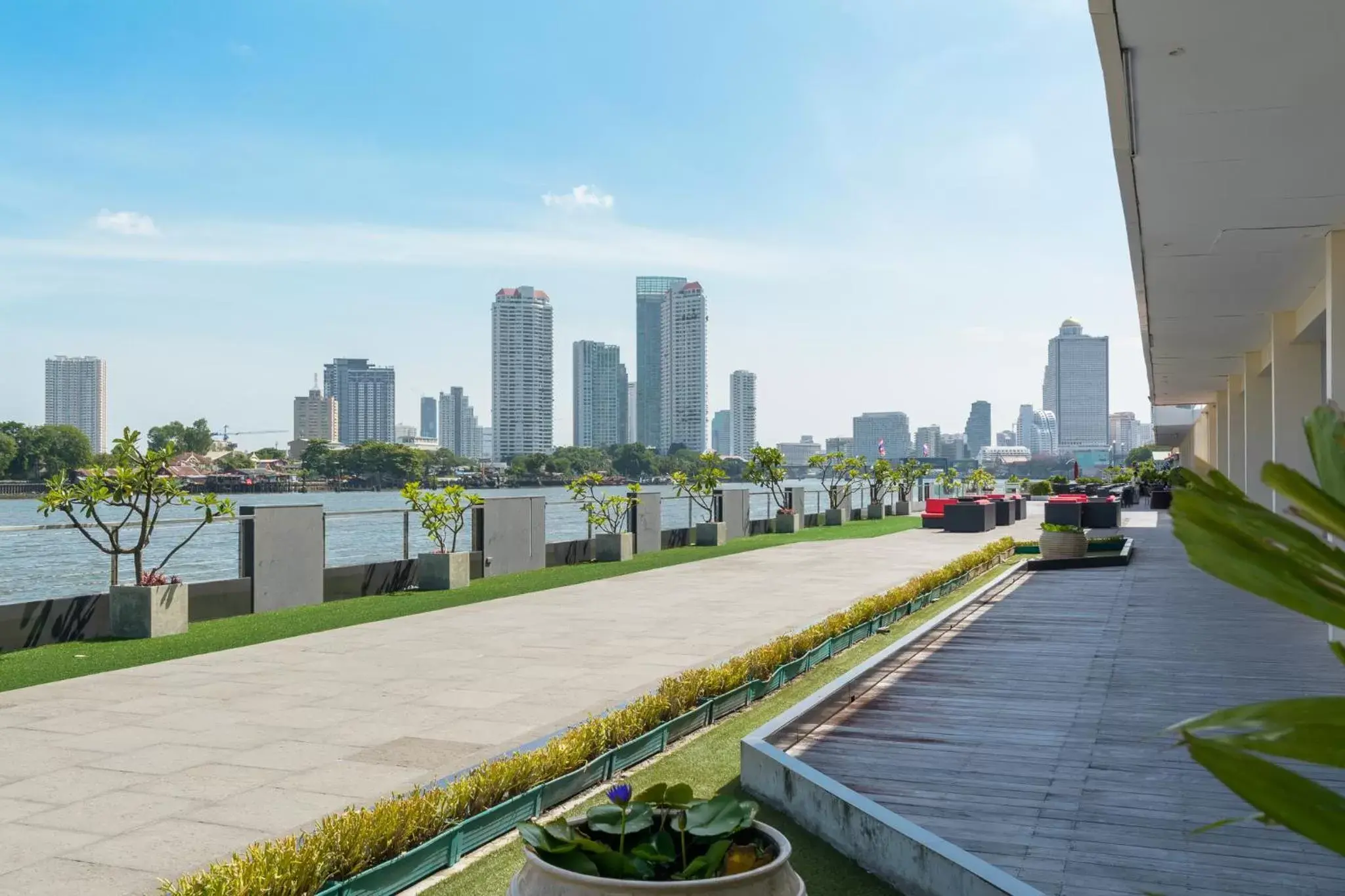 Natural landscape in Ramada Plaza by Wyndham Bangkok Menam Riverside