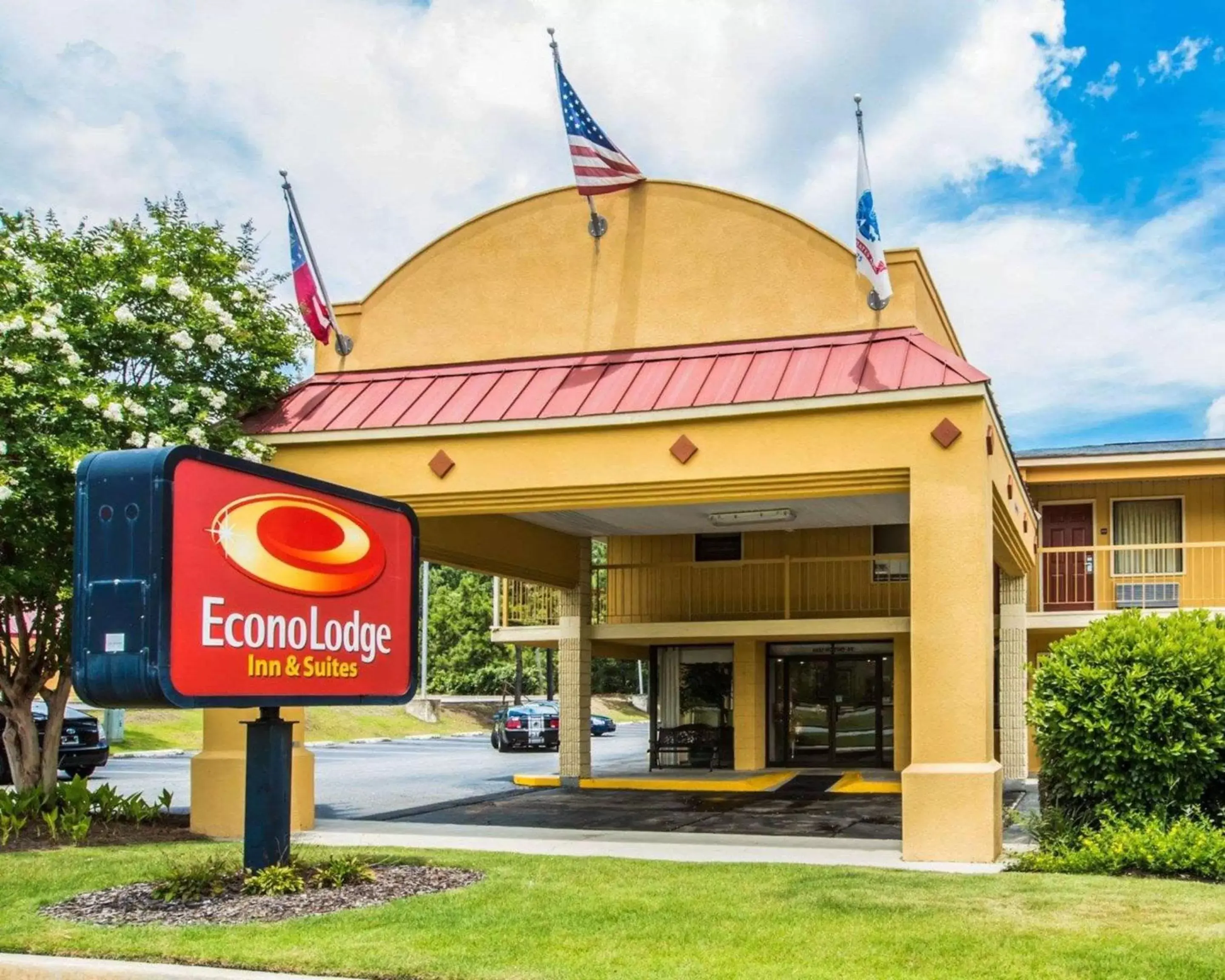 Property Building in Econo Lodge Inn & Suites At Fort Moore