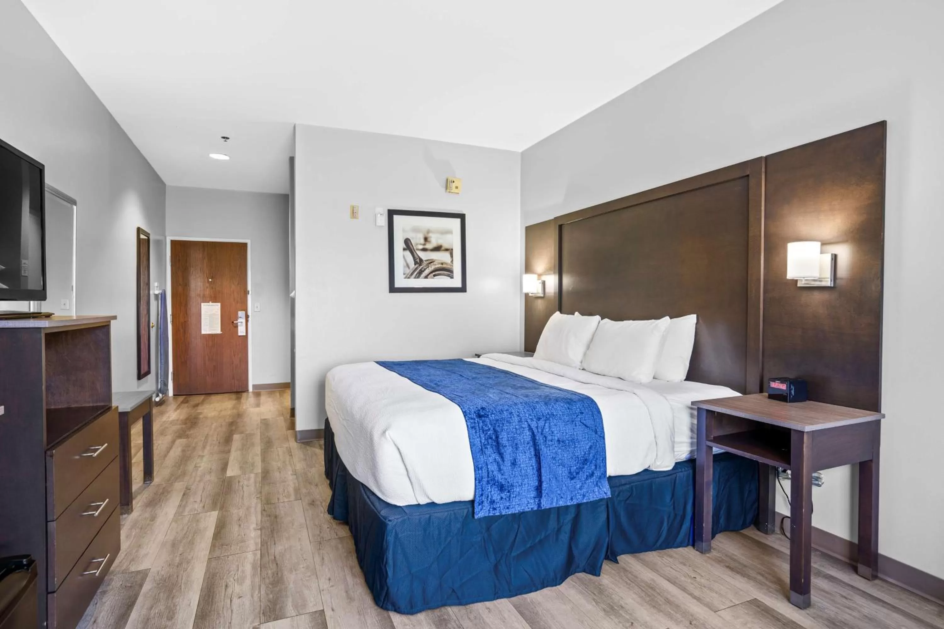 Bedroom, Bed in Blue Water Inn & Suites BW Signature Collection