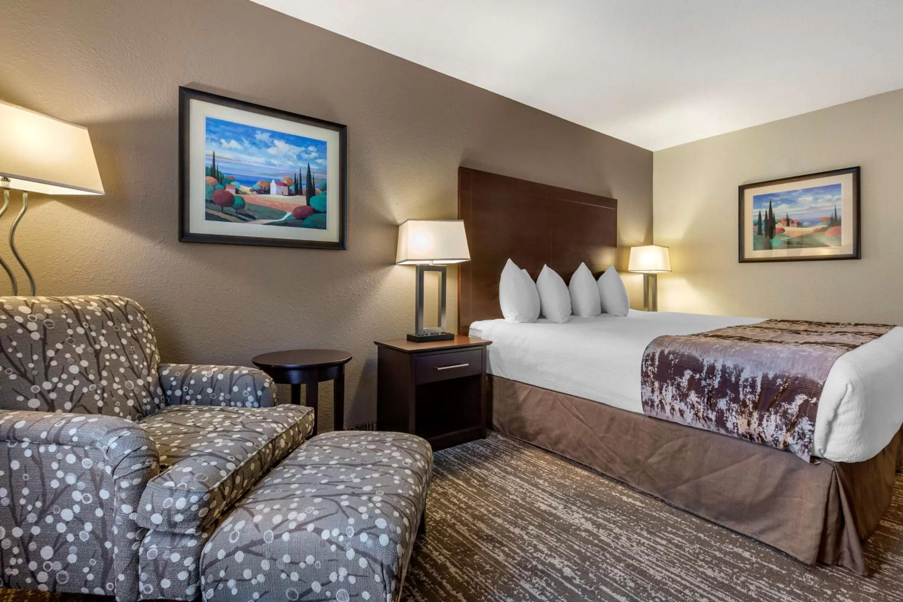 Bedroom, Bed in Best Western Plus Pembina Inn & Suites
