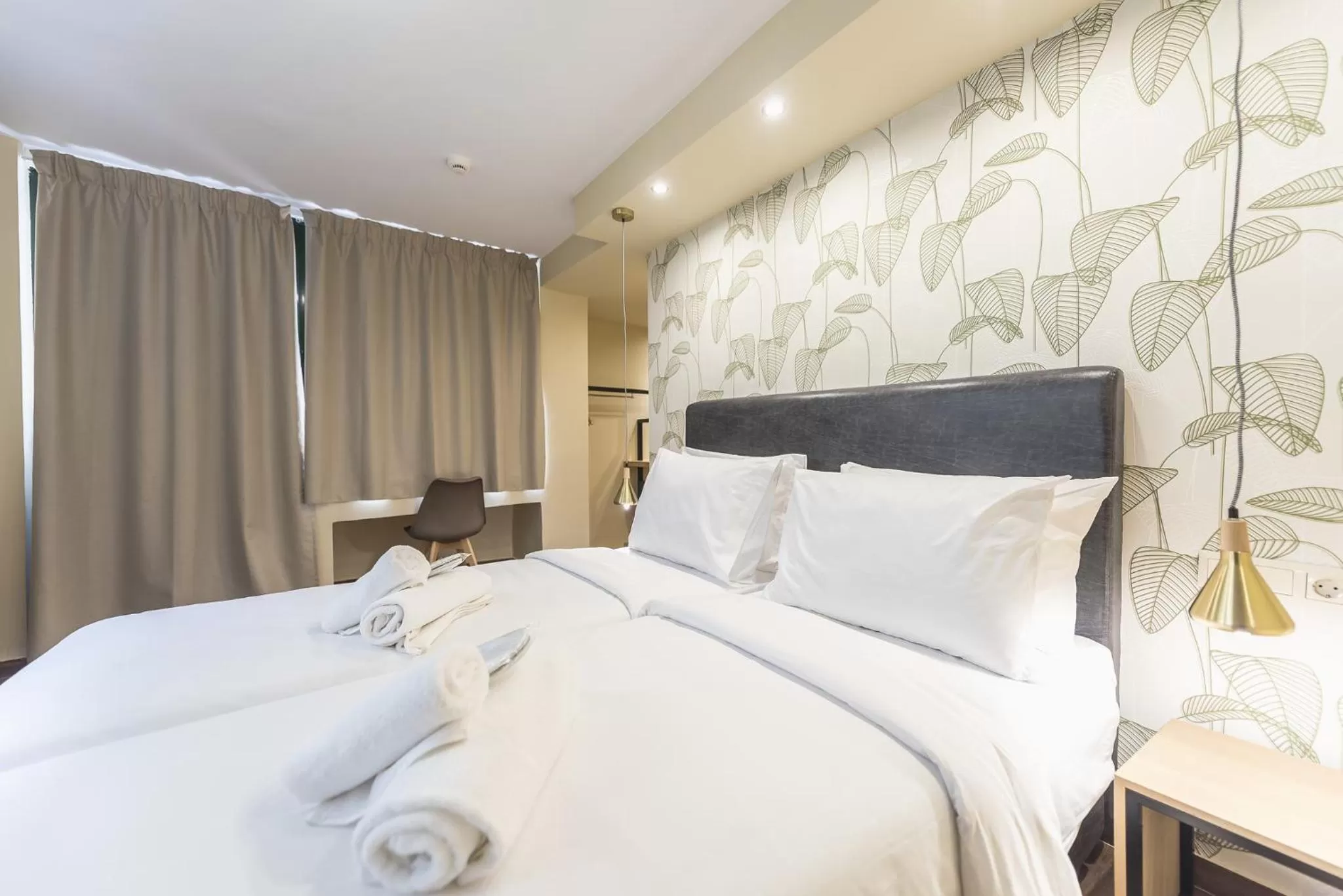 Photo of the whole room, Bed in Athens Lights