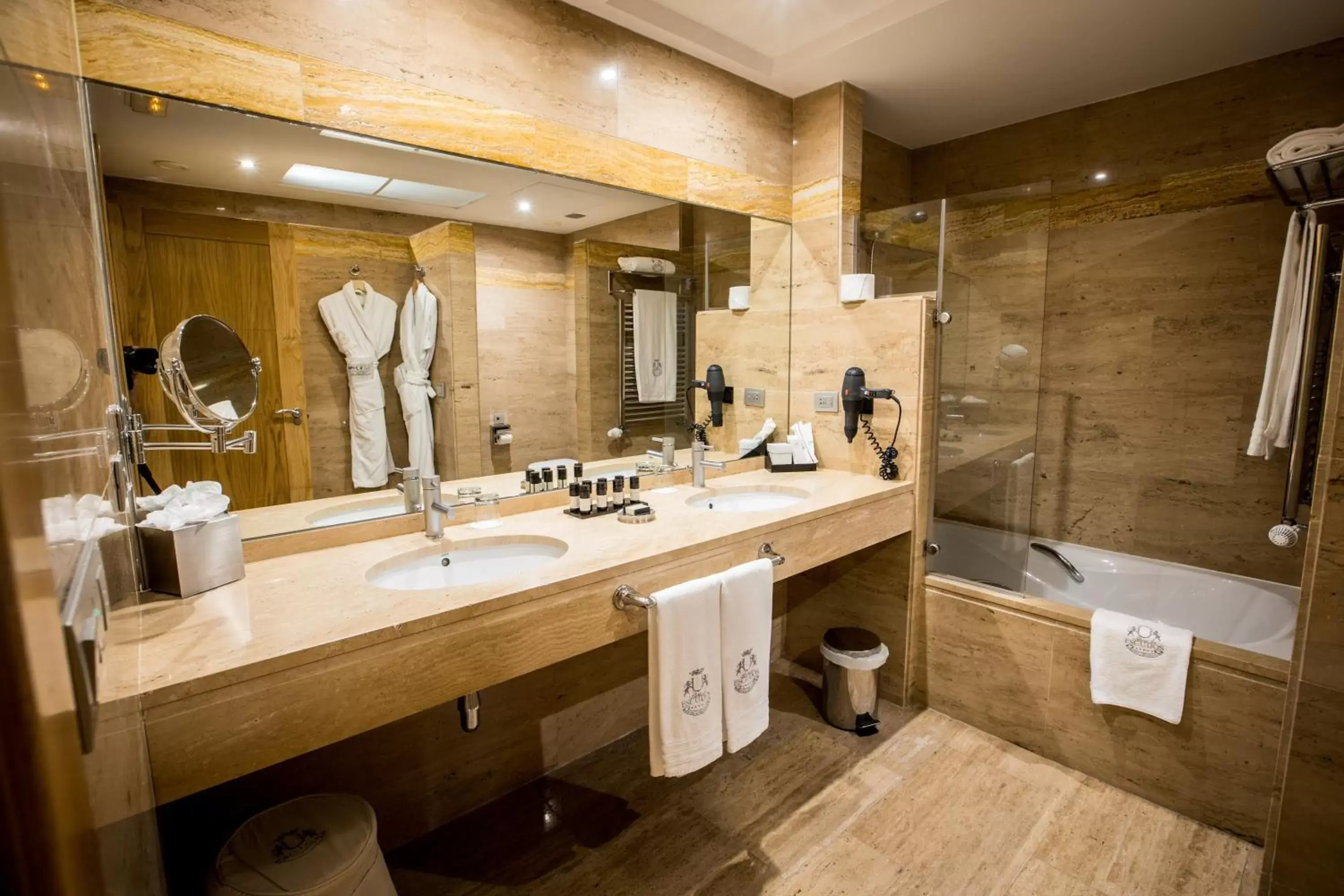 Bathroom in Pazo Los Escudos Hotel Spa & Resort