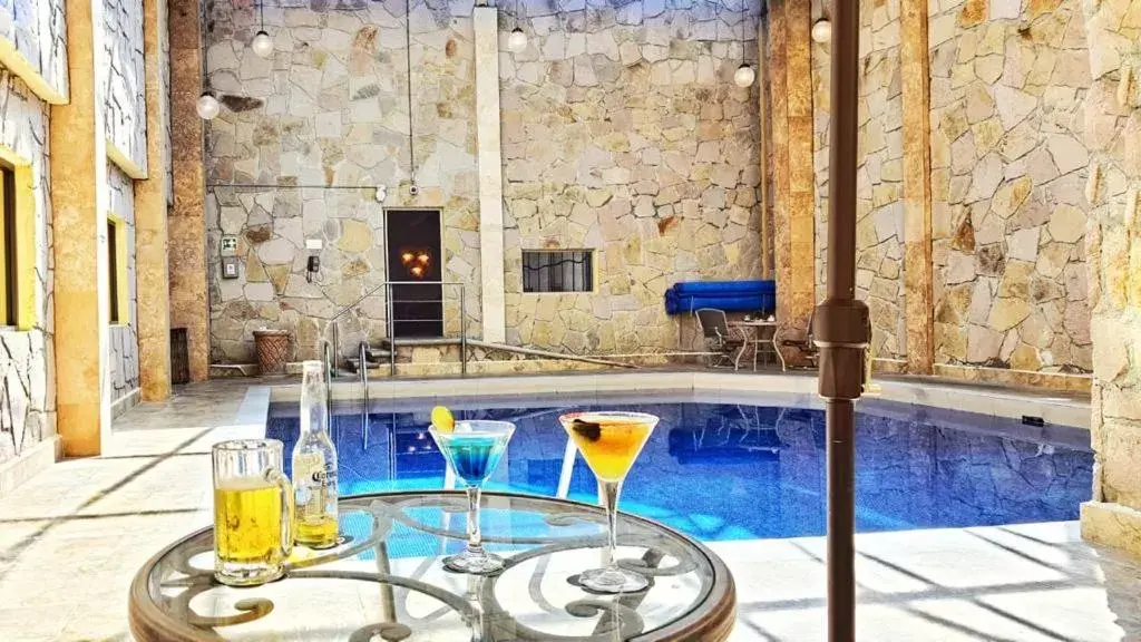 Swimming Pool in Quinta del Rey Hotel