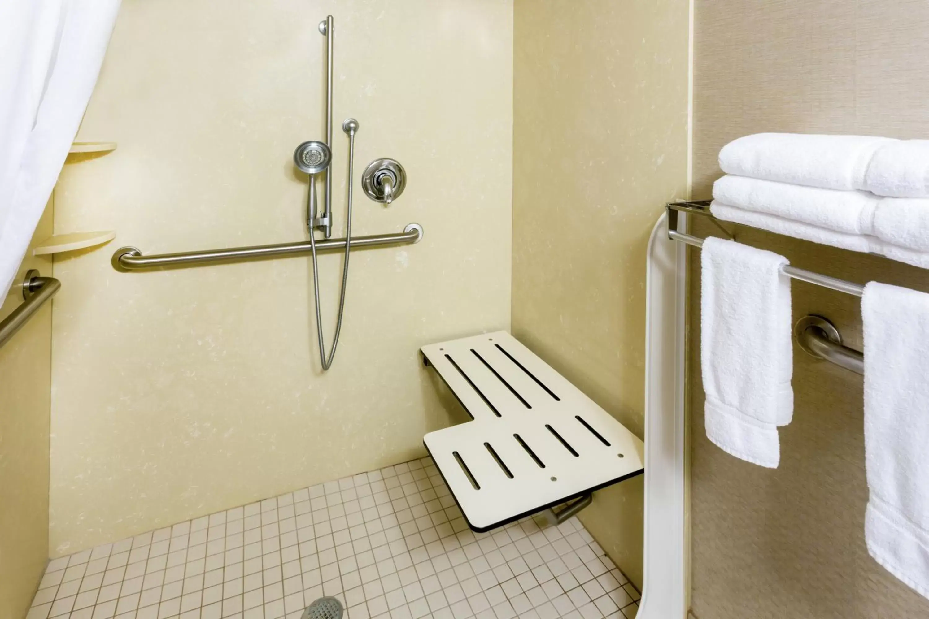 Bathroom in Holiday Inn Express Roseburg, an IHG Hotel