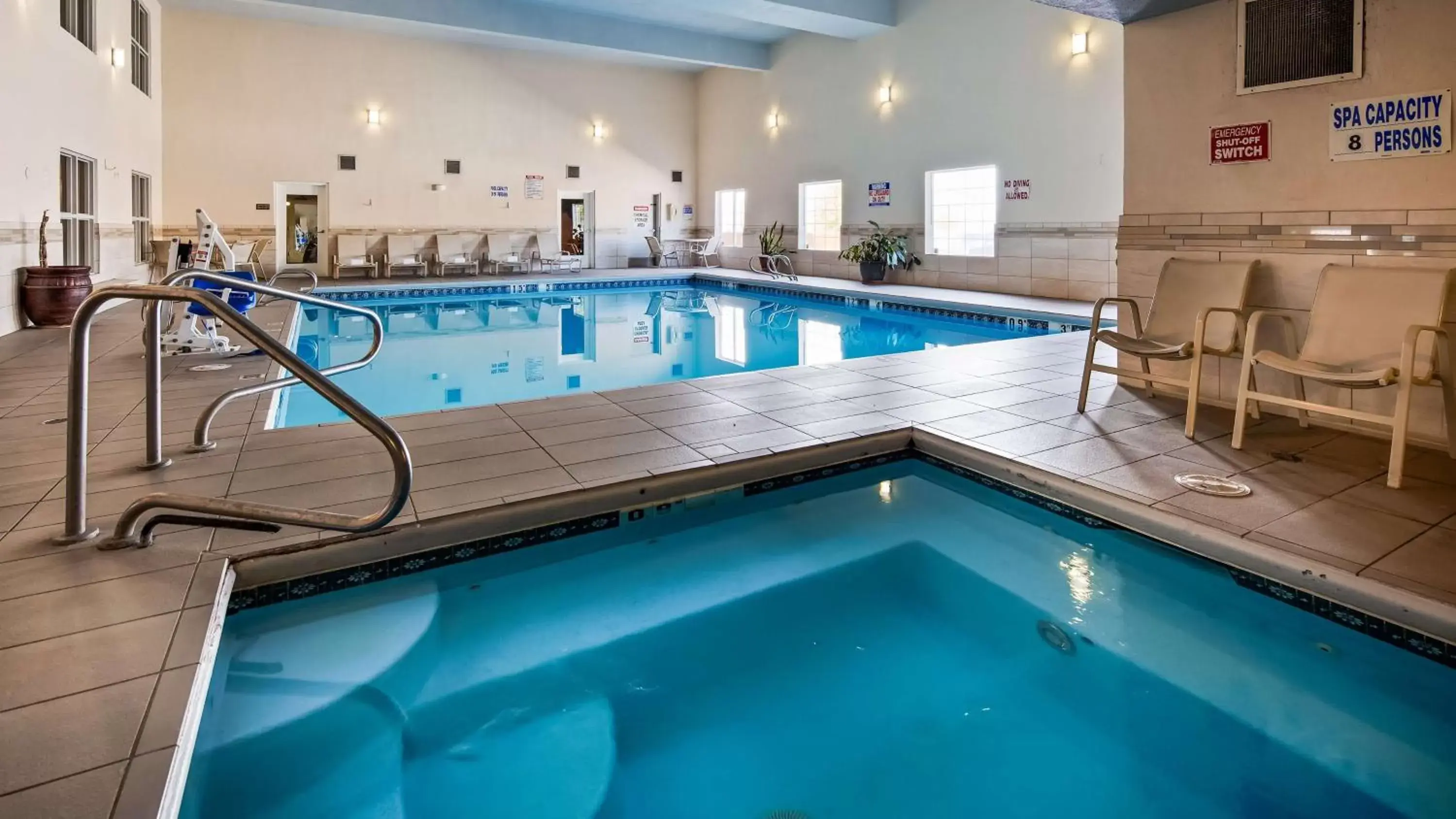 On site, Swimming Pool in Best Western Plus Executive Suites Albuquerque
