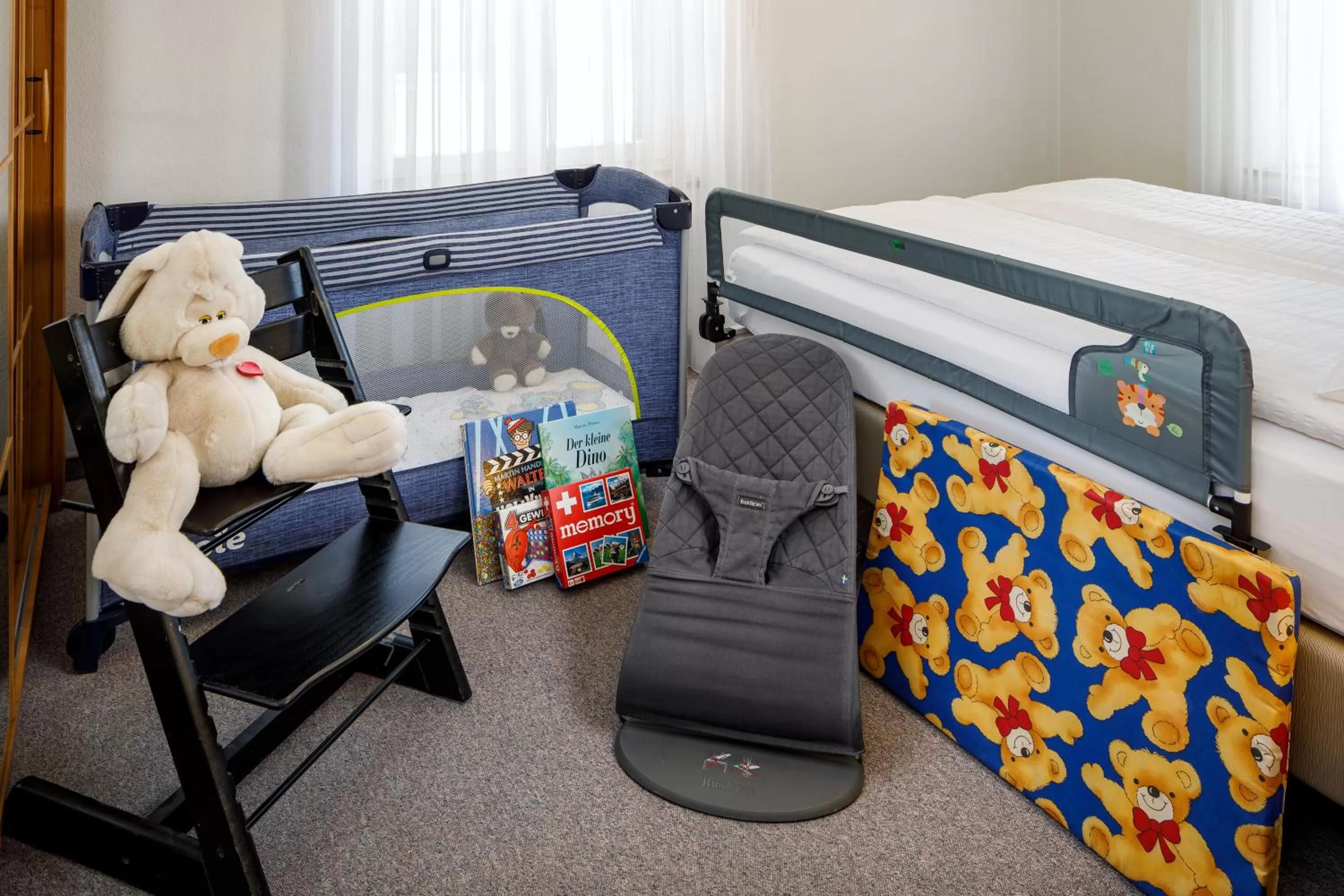 children, Bed in Aparthotel Familie Hugenschmidt