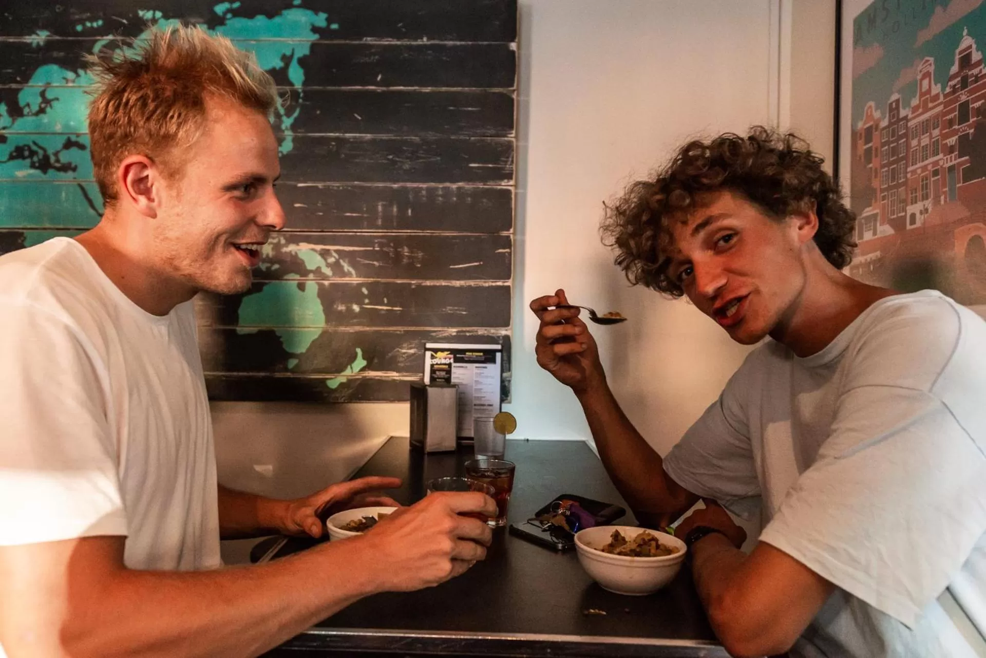 Restaurant/places to eat in Ocean Island Inn | Backpackers | Suites