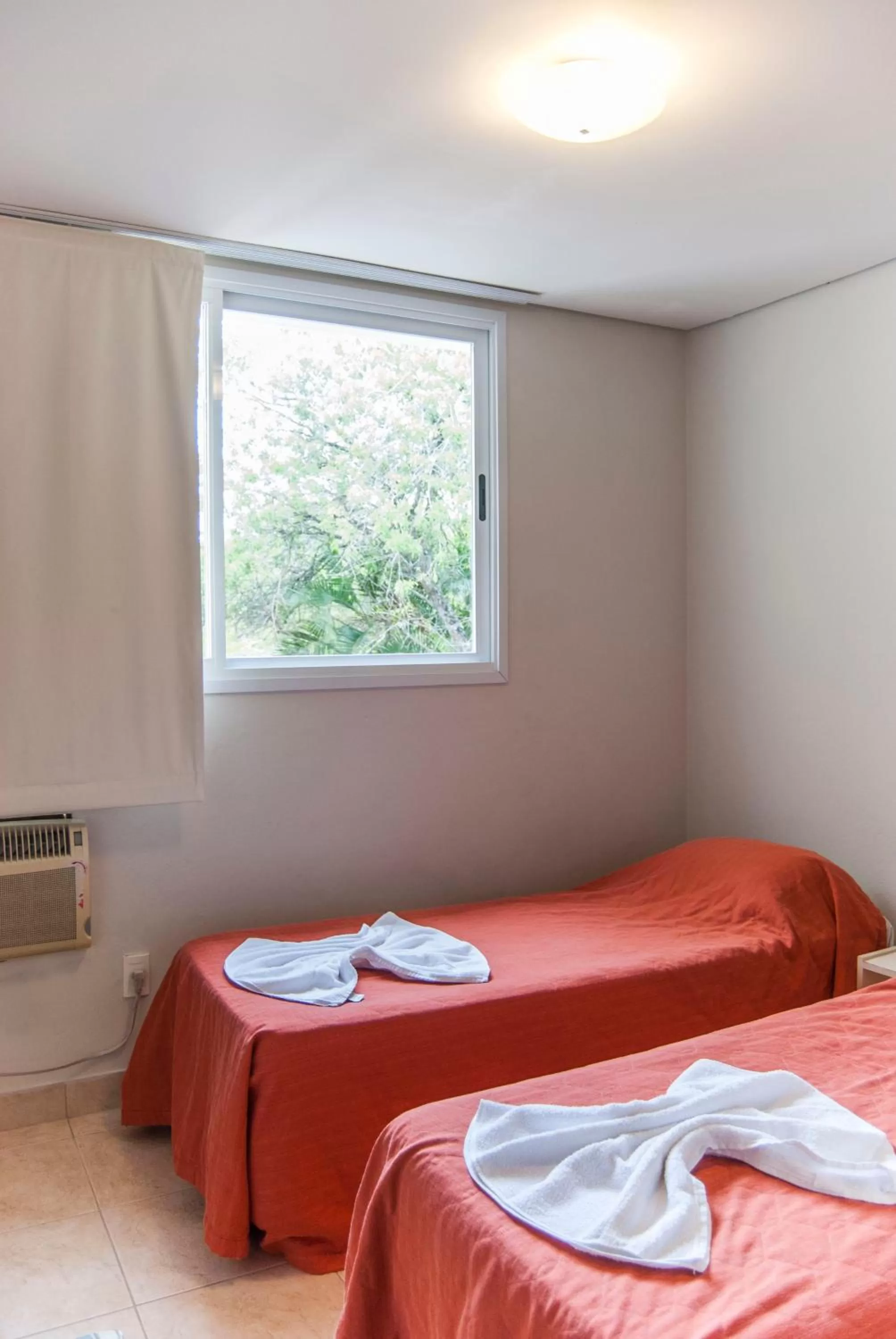 Photo of the whole room, Bed in Pousada Holiday