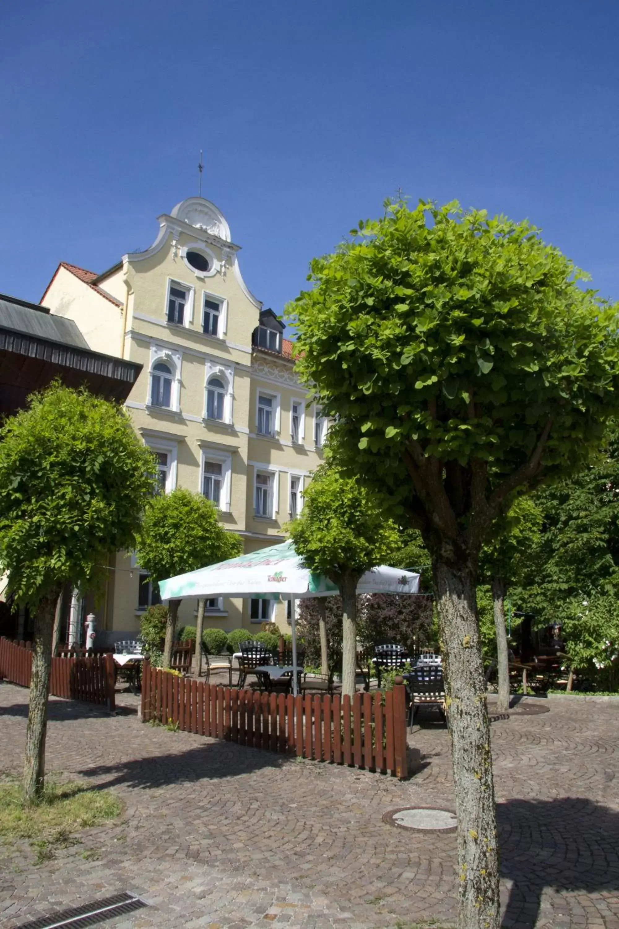 Facade/entrance, Property Building in Drexel´s Parkhotel