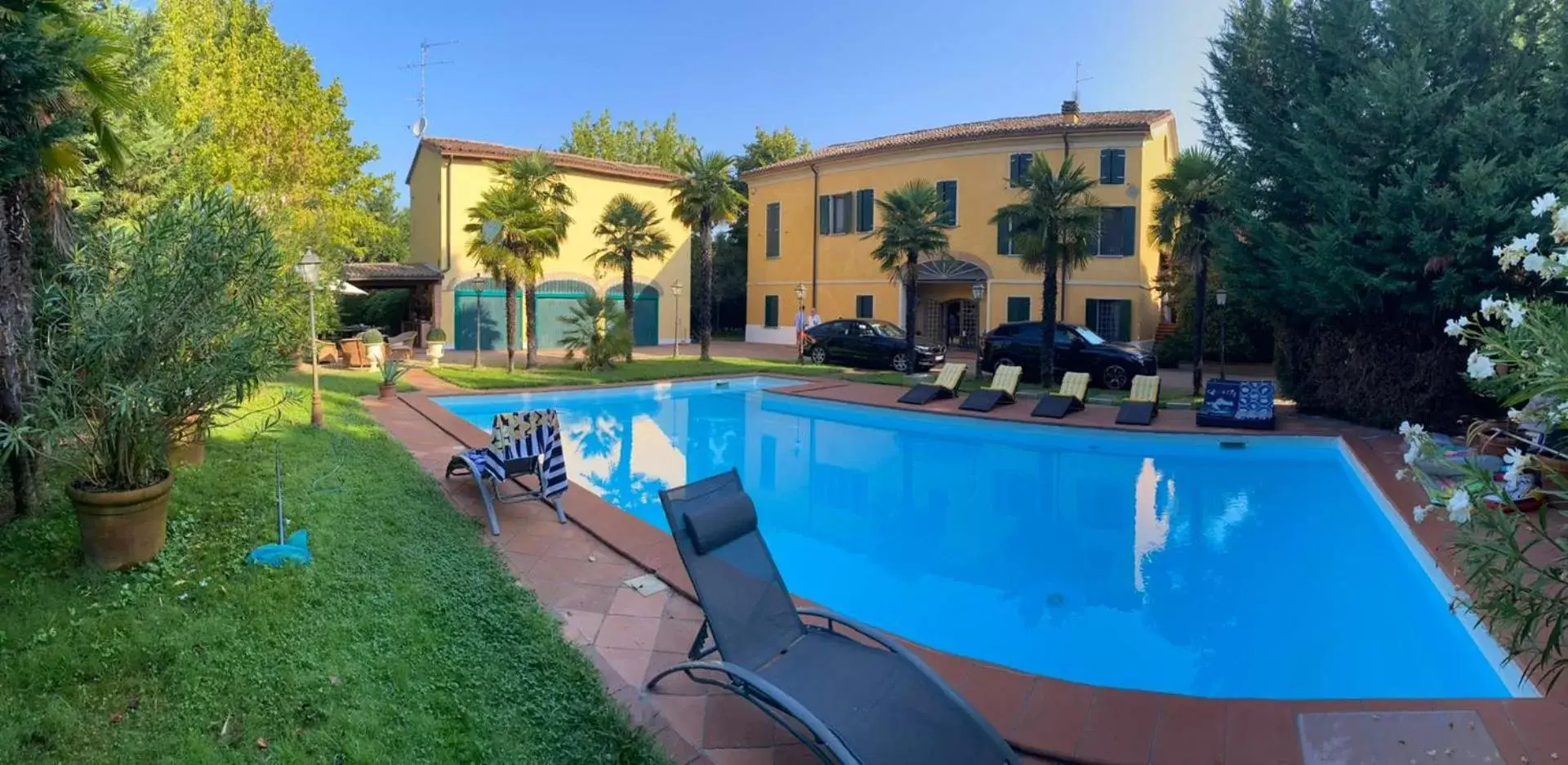 Swimming Pool in Villa delle palme B&B 5 stelle