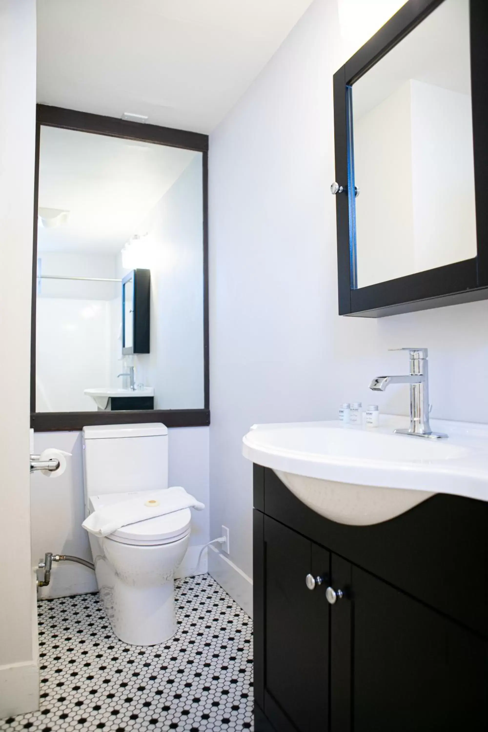 Shower, Bathroom in The Provincetown Hotel at Gabriel's