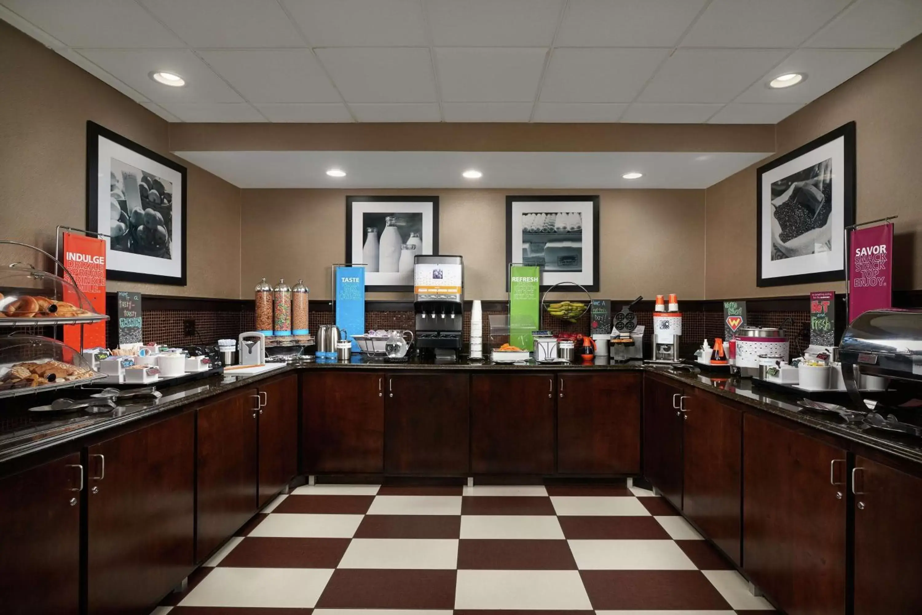 Breakfast, Restaurant/Places to Eat in Hampton Inn Louisville/I-65/Brooks Road