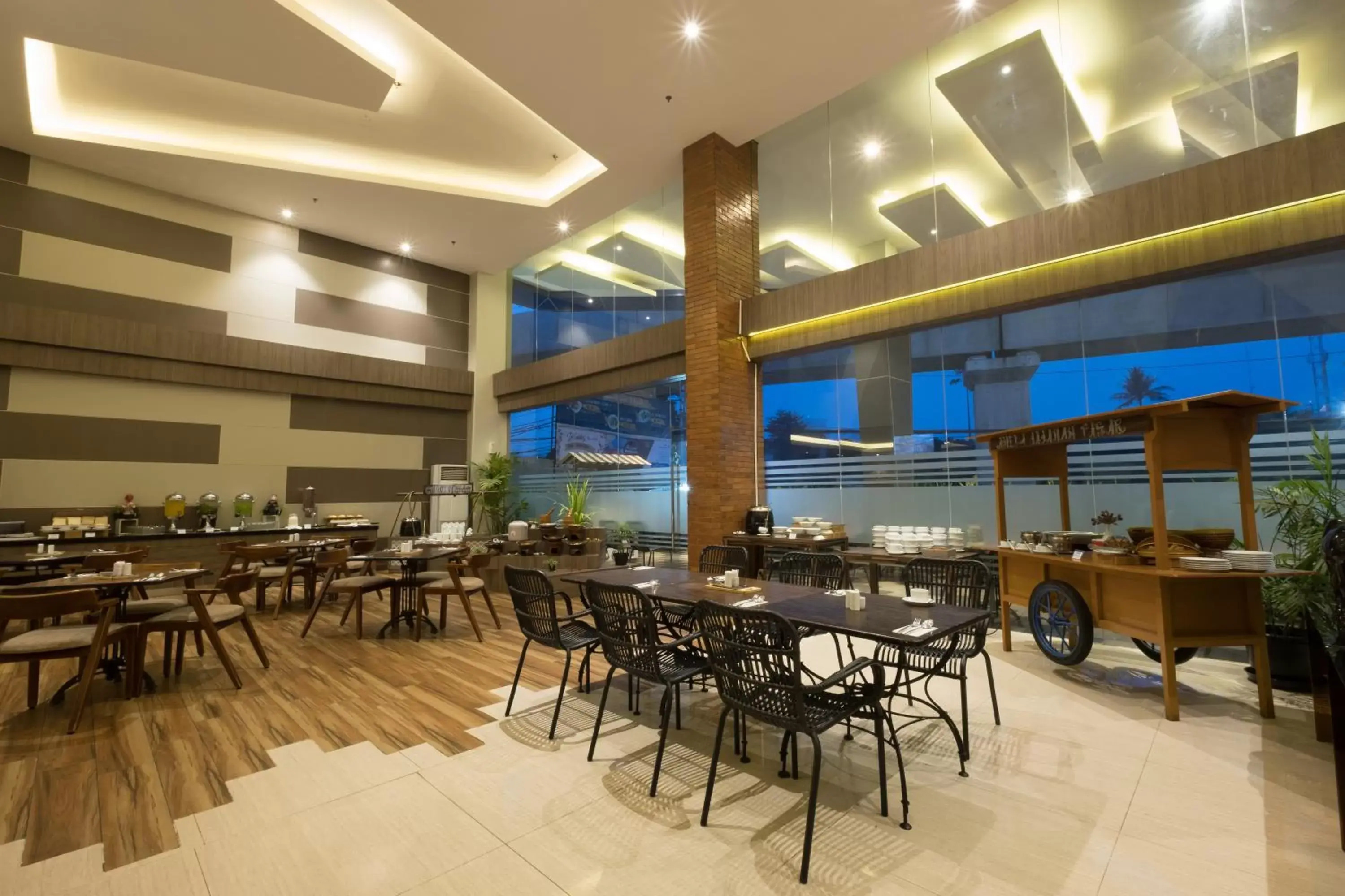 Restaurant/Places to Eat in Hotel 88 ITC Fatmawati Jakarta By WH