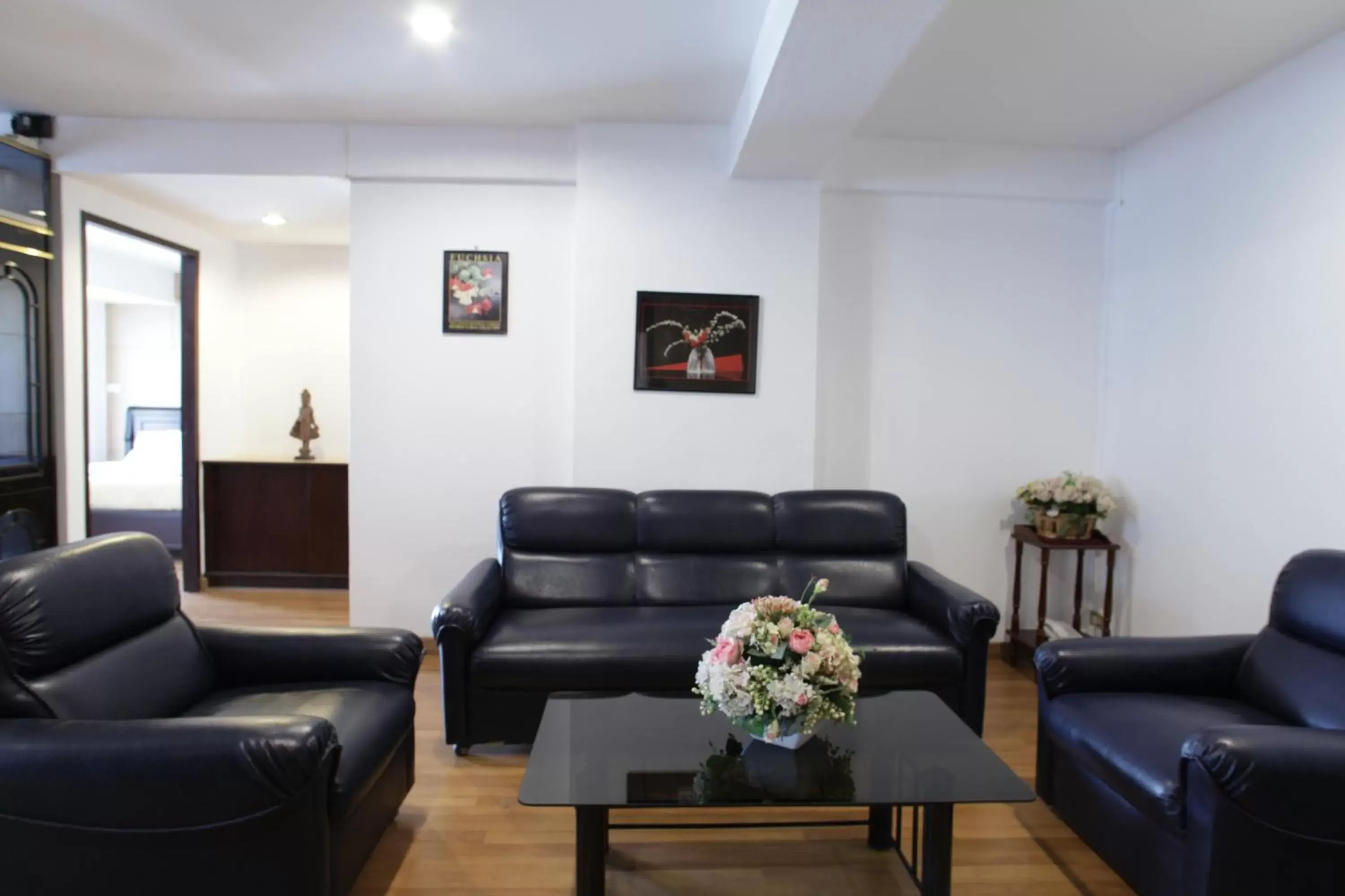 Living room, Seating Area in Nanatai Suites
