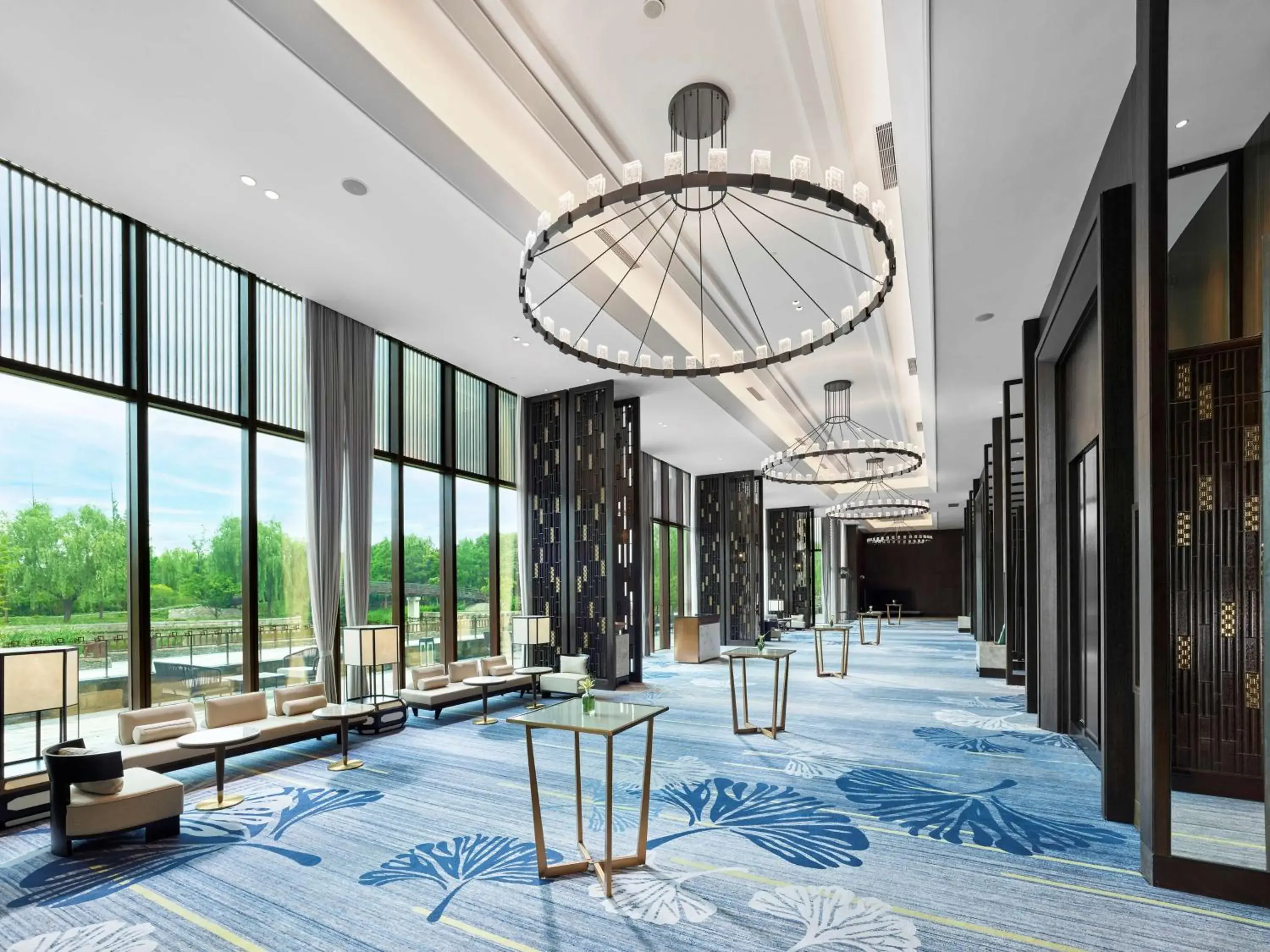 Meeting/conference room, Swimming Pool in Hilton Shanghai Songjiang Guangfulin