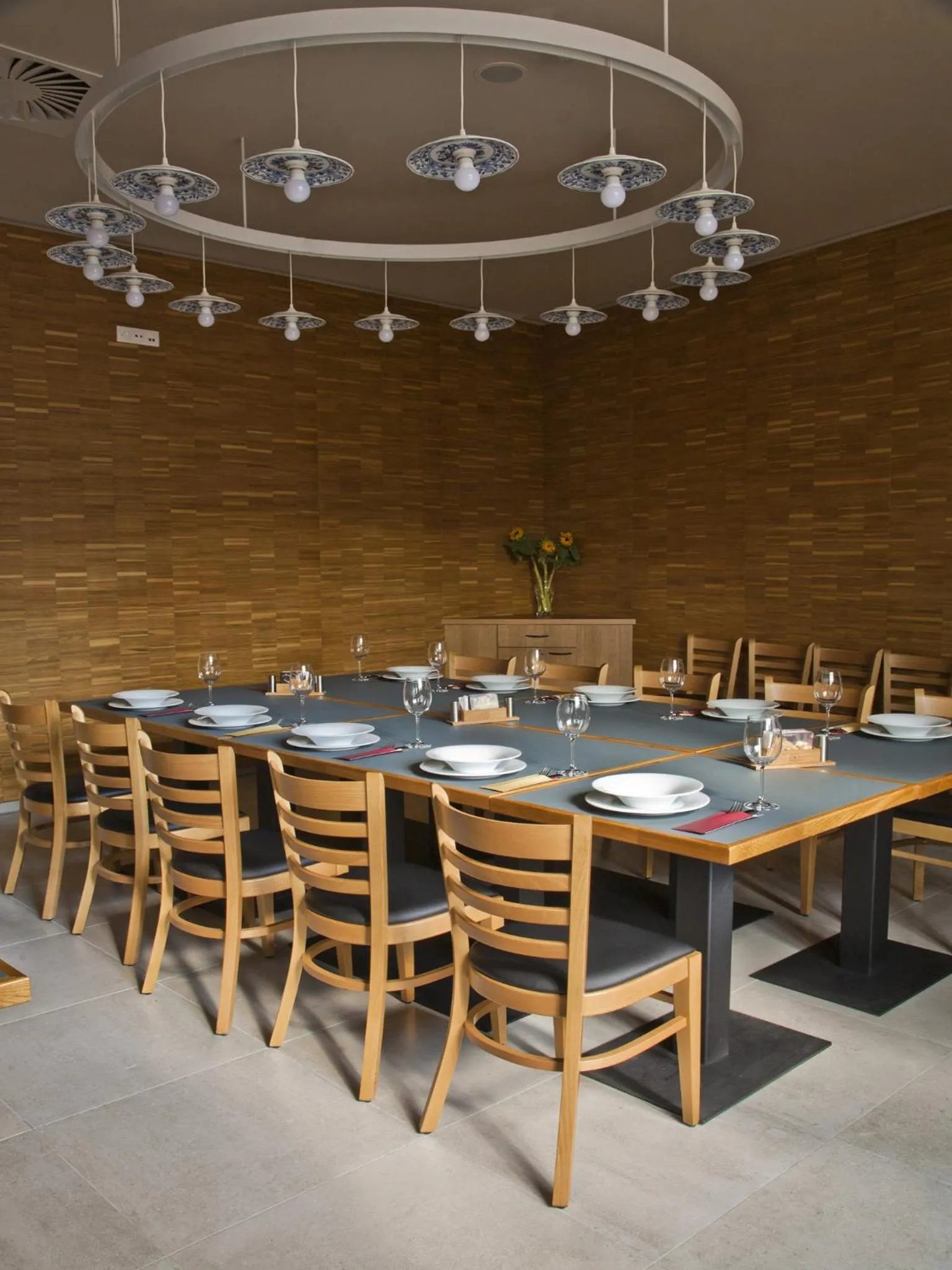 Restaurant/places to eat in EA Business Hotel Jihlava