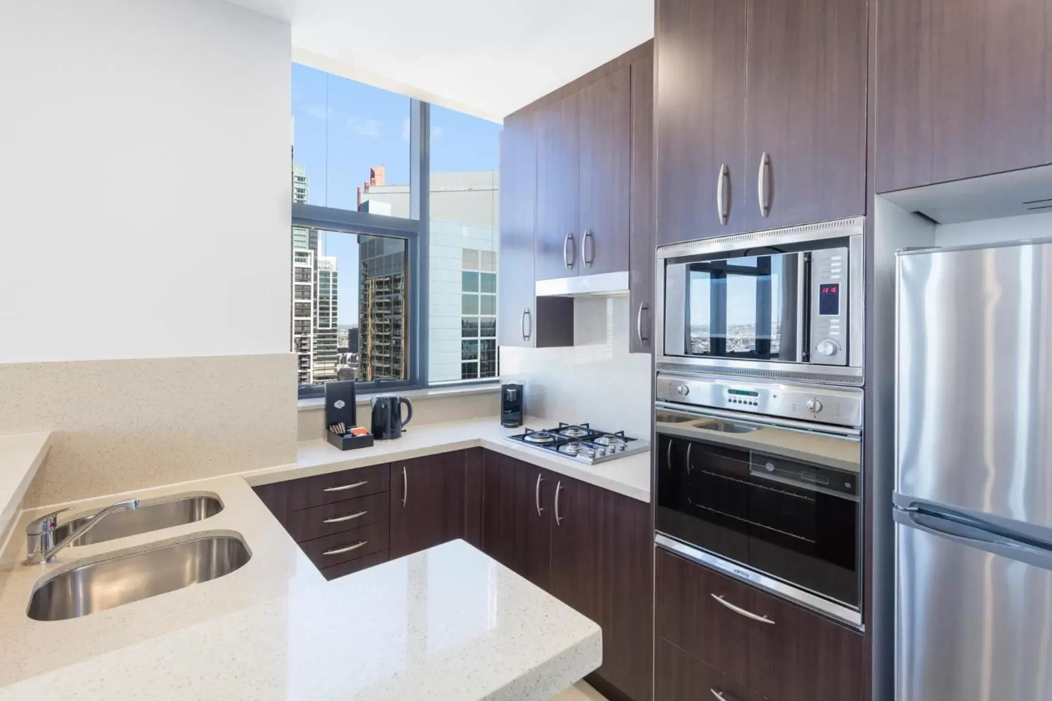 kitchen, Kitchen/Kitchenette in Meriton Suites Pitt Street, Sydney