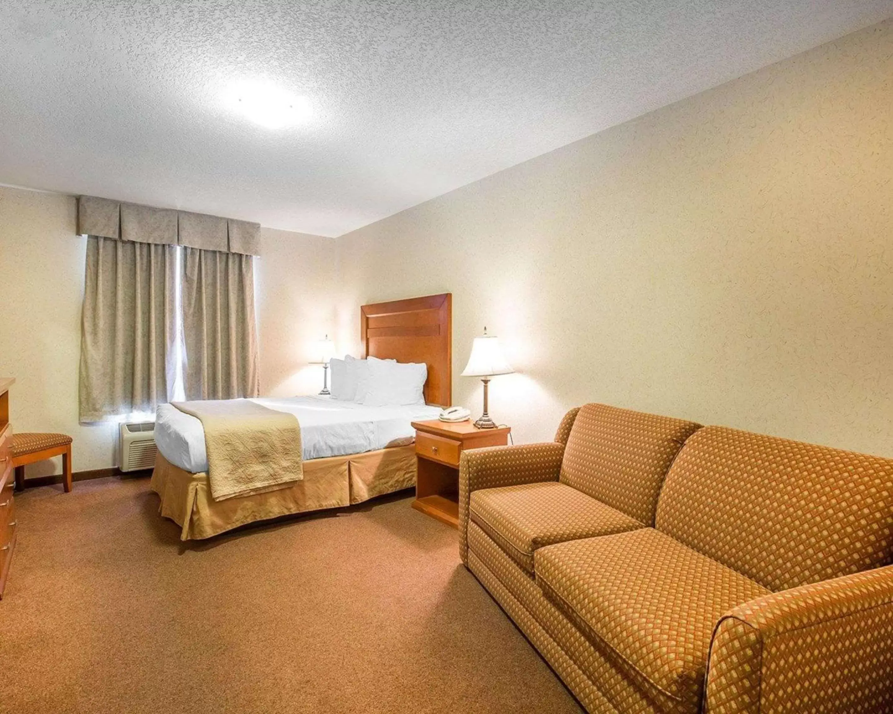Photo of the whole room in Quality Inn & Suites Lethbridge
