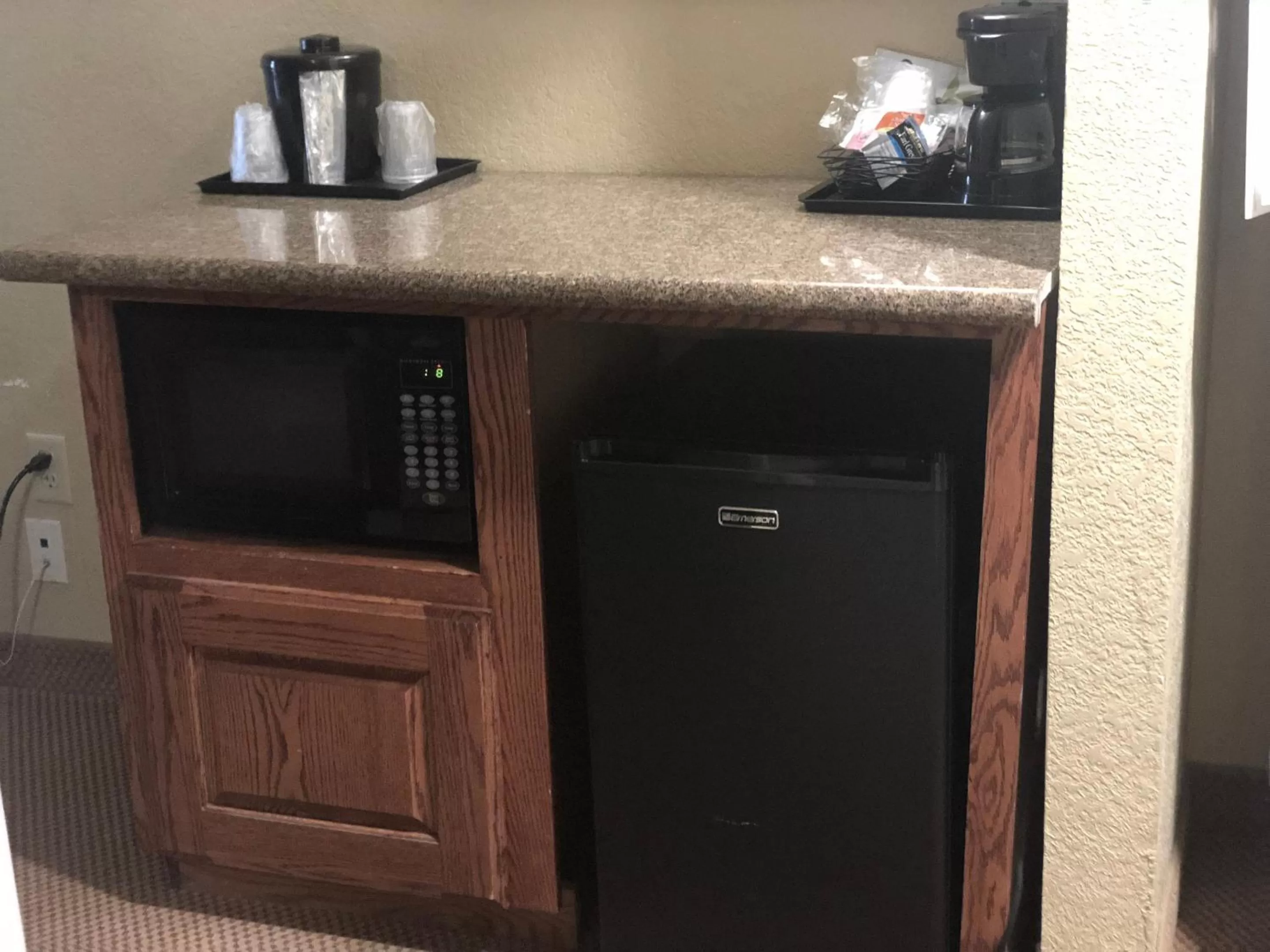 Kitchen or kitchenette in Country Inn & Suites by Radisson, Hot Springs, AR