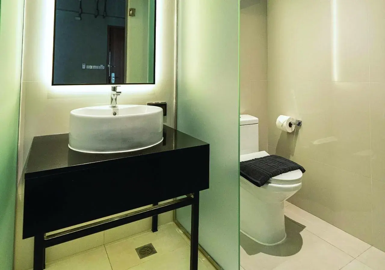 Toilet, Bathroom in EXII Hotel