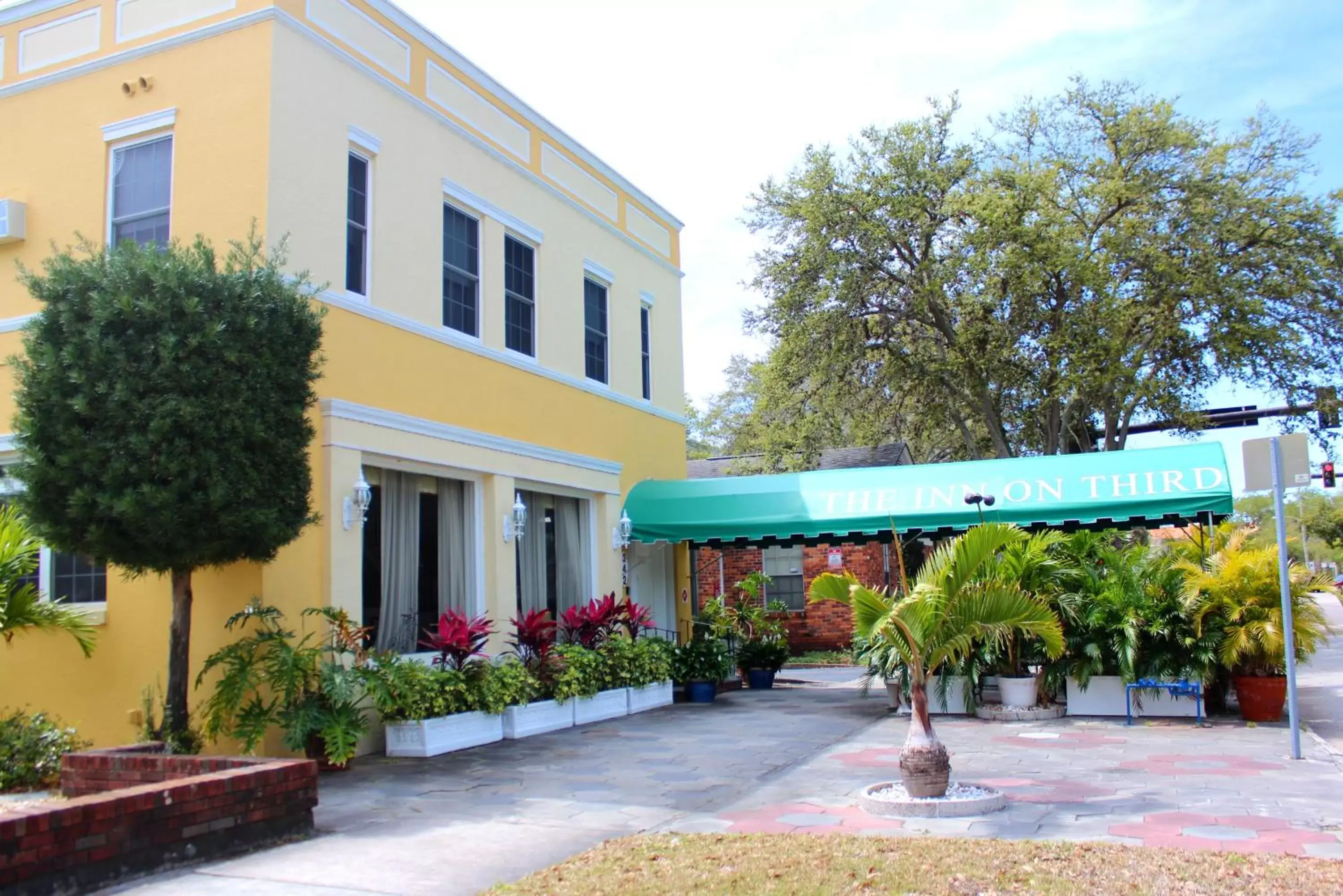 Facade/entrance, Property Building in The Inn On Third