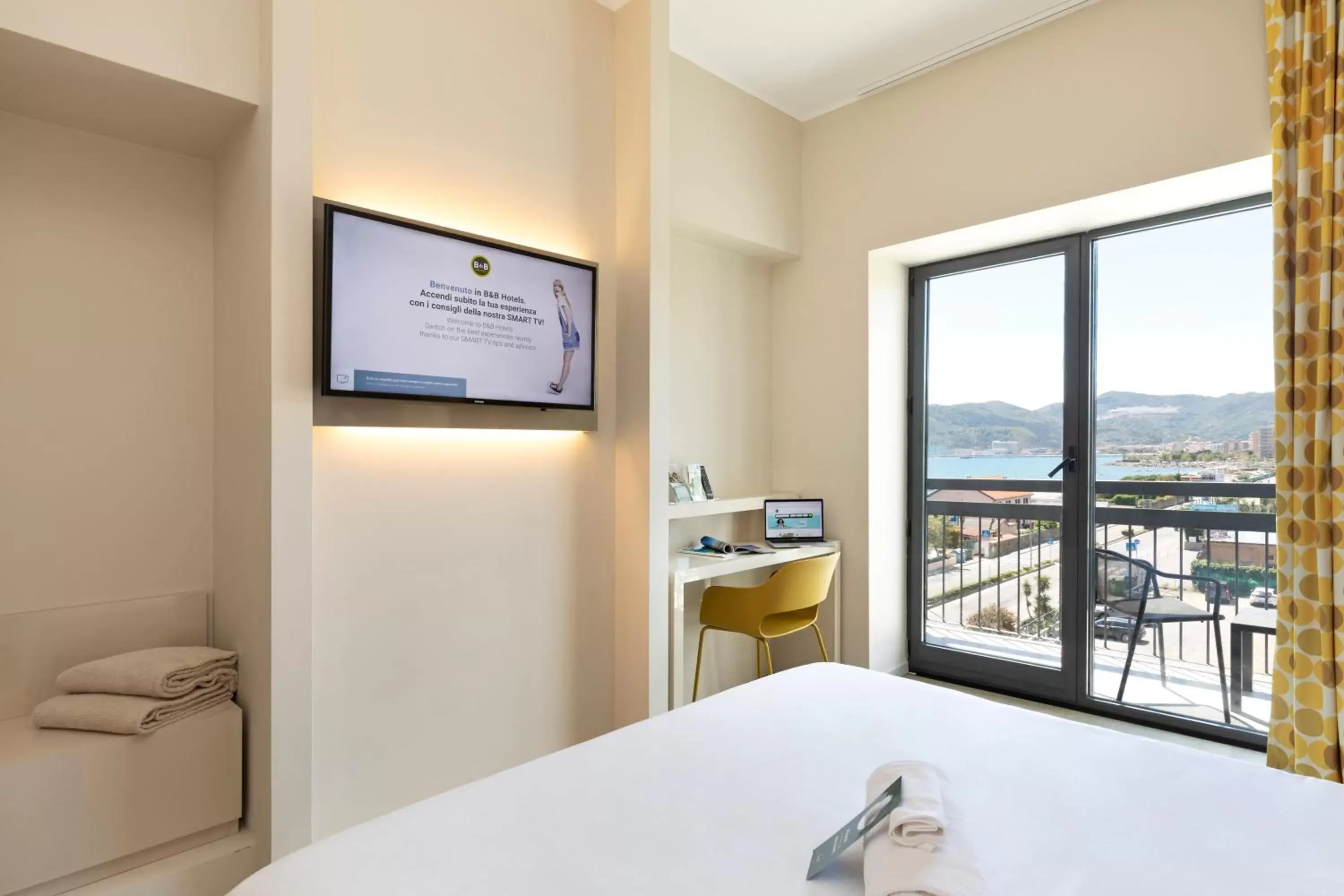 TV and multimedia in B&B Hotel Savona